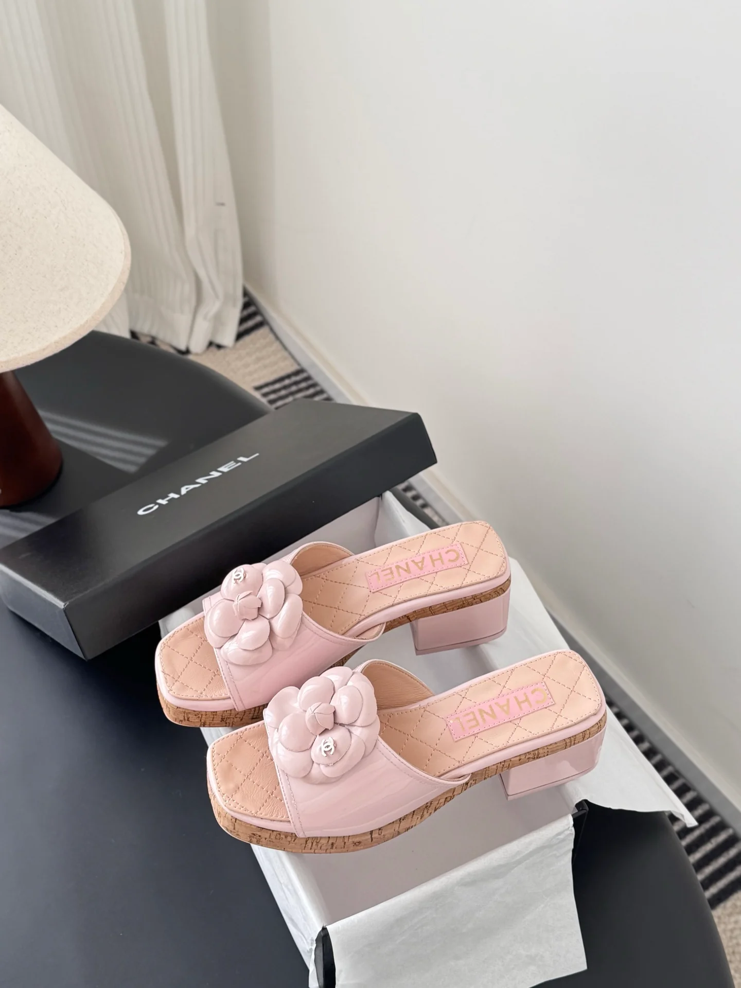 Chan 26ss camellia sides sandals