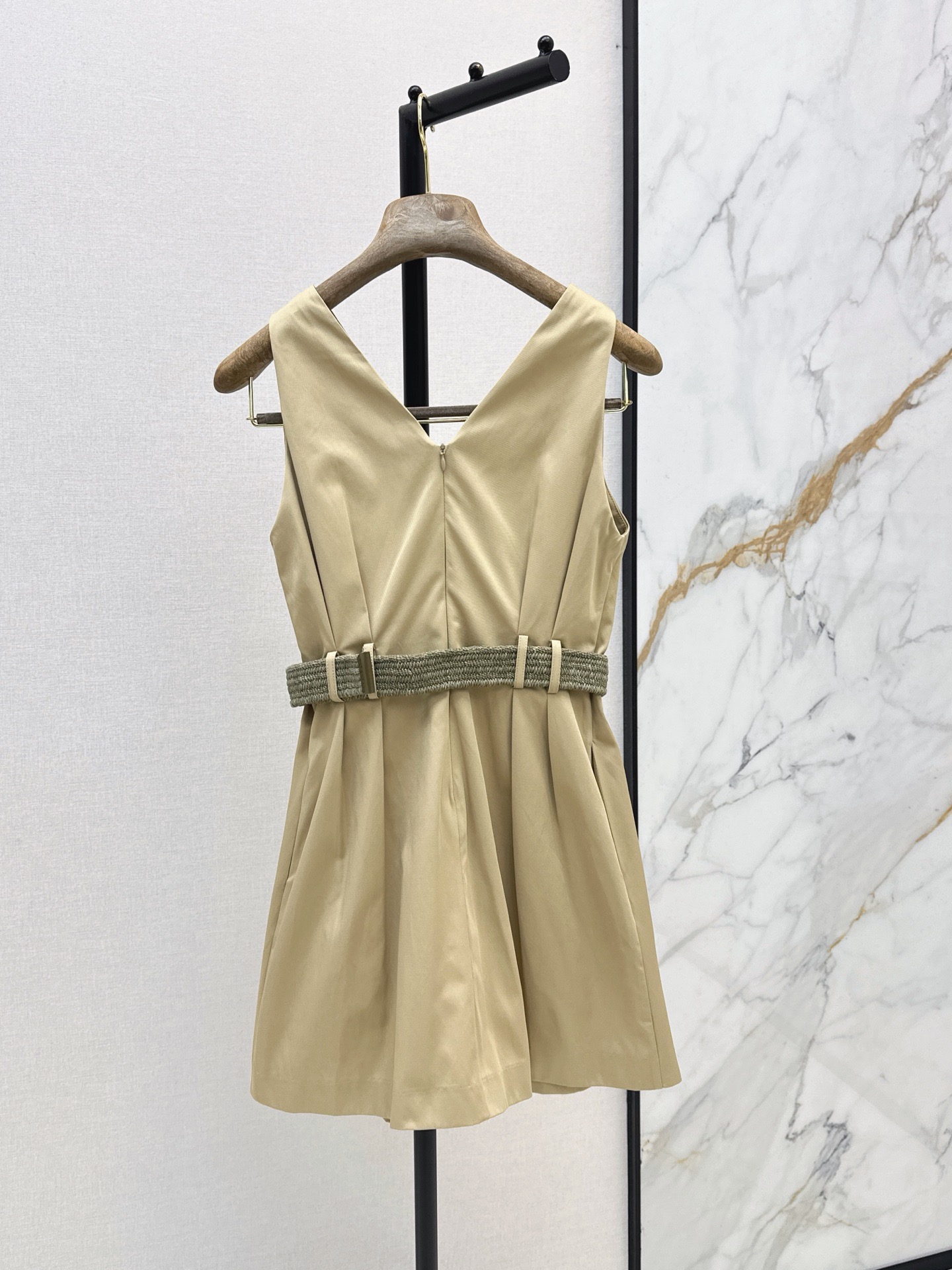 Brun 26ss sleeveless belted dress