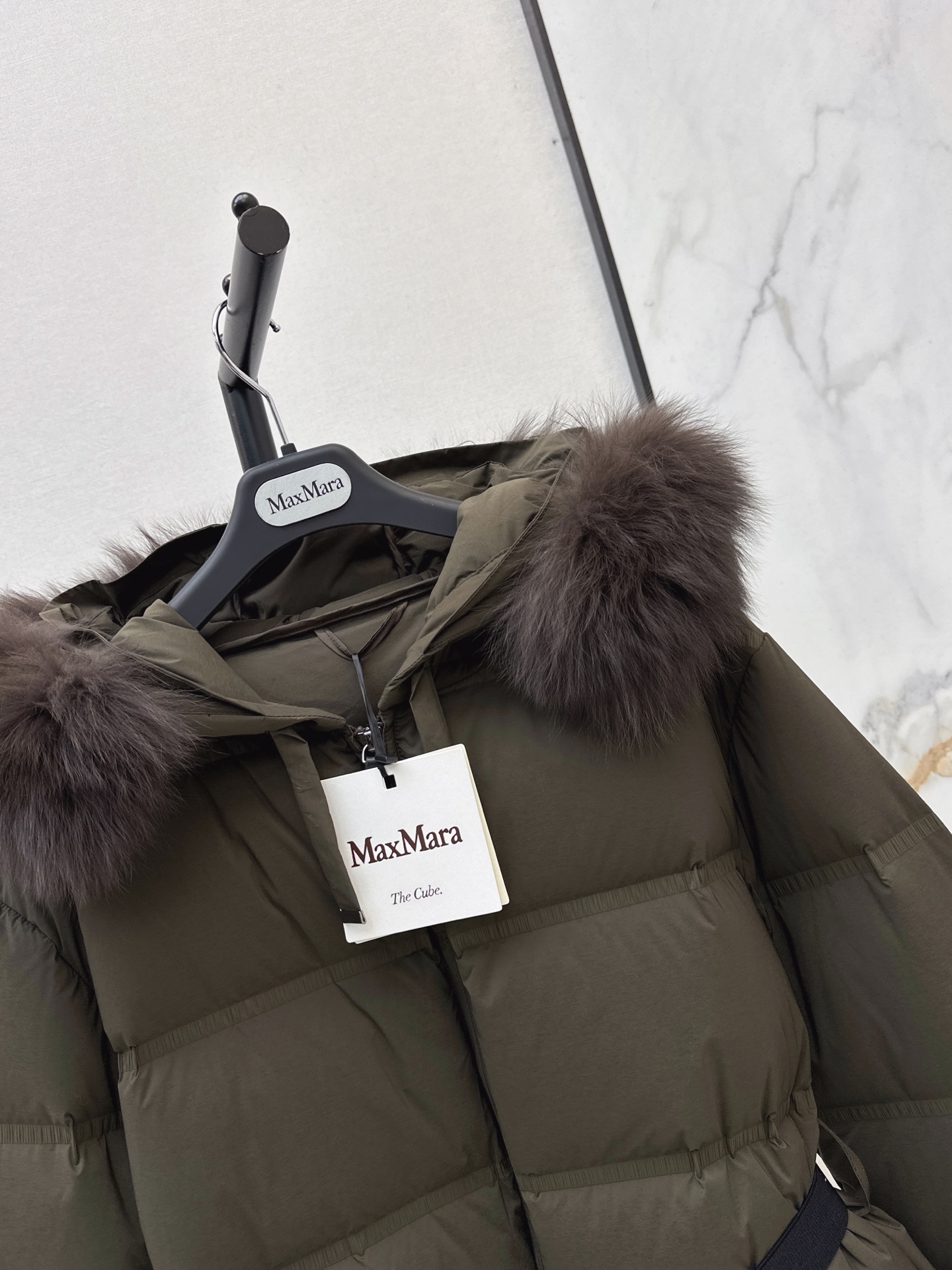 Max 26fw fur-trim hooded belted down jacket