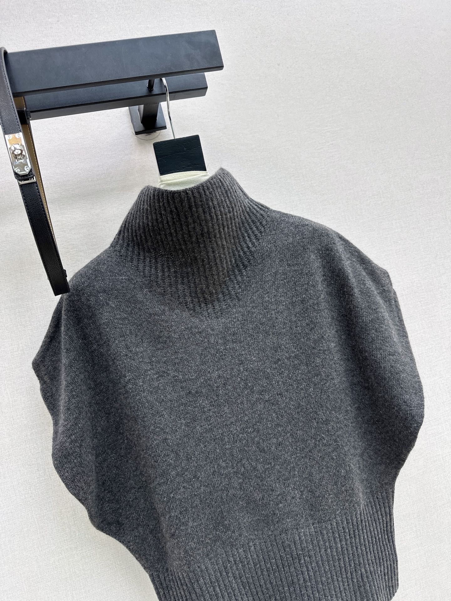 Her 26fw knit vest