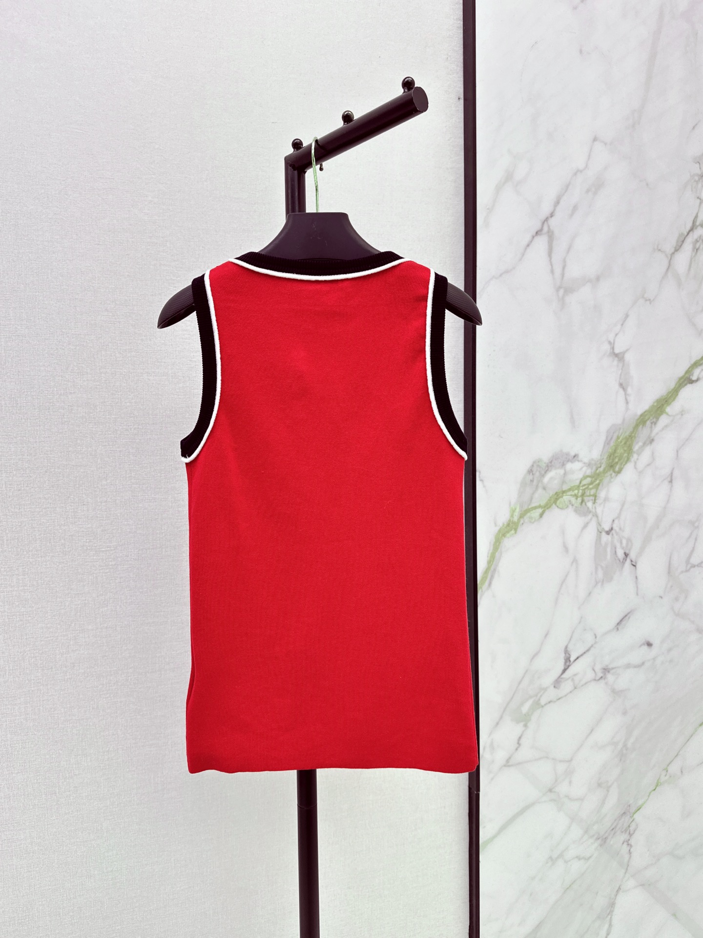 Valen 26fw knit vest