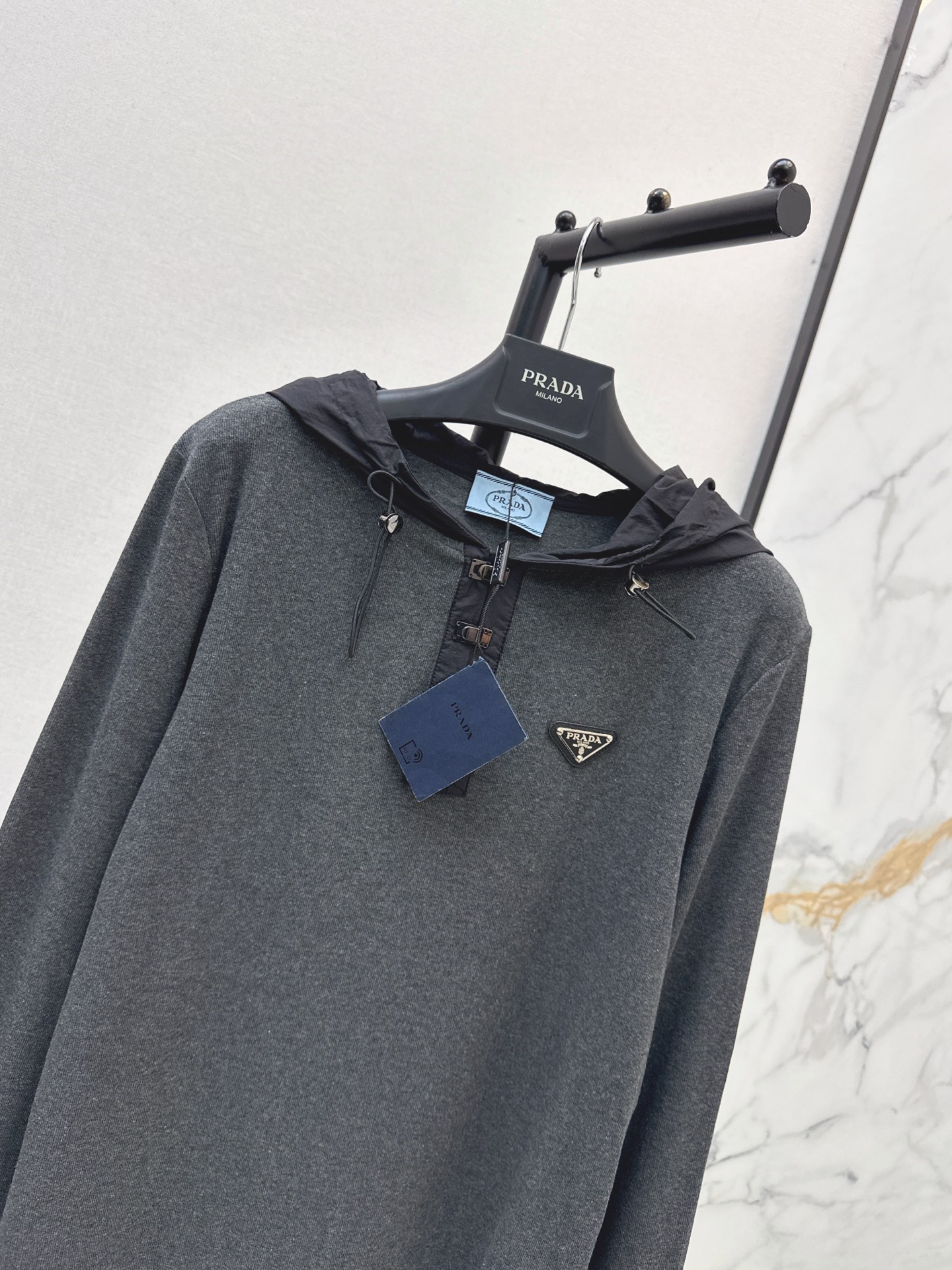 Pra 26fw hooded basic tee