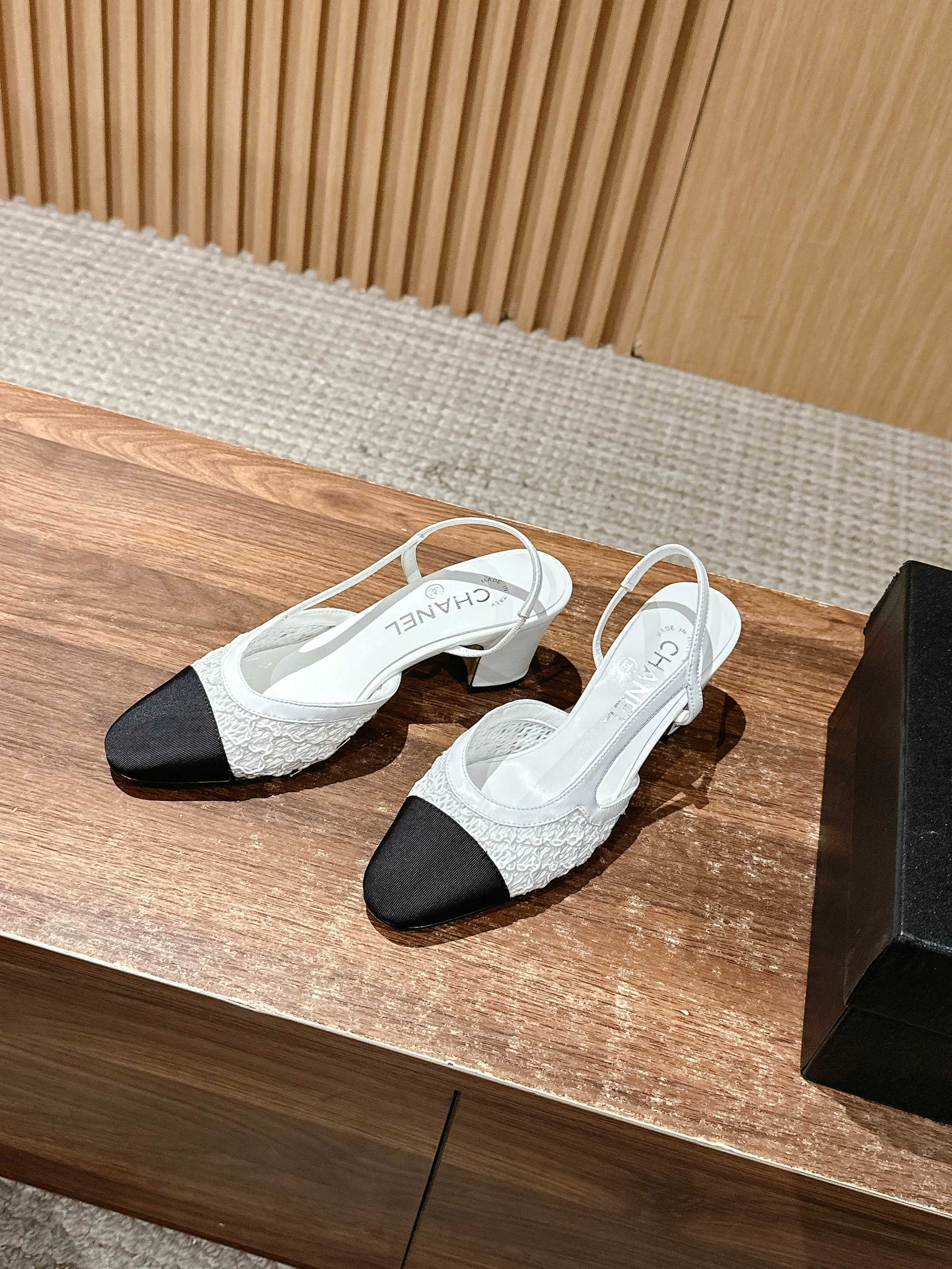 Chan 25fw lace slingback chunky heels