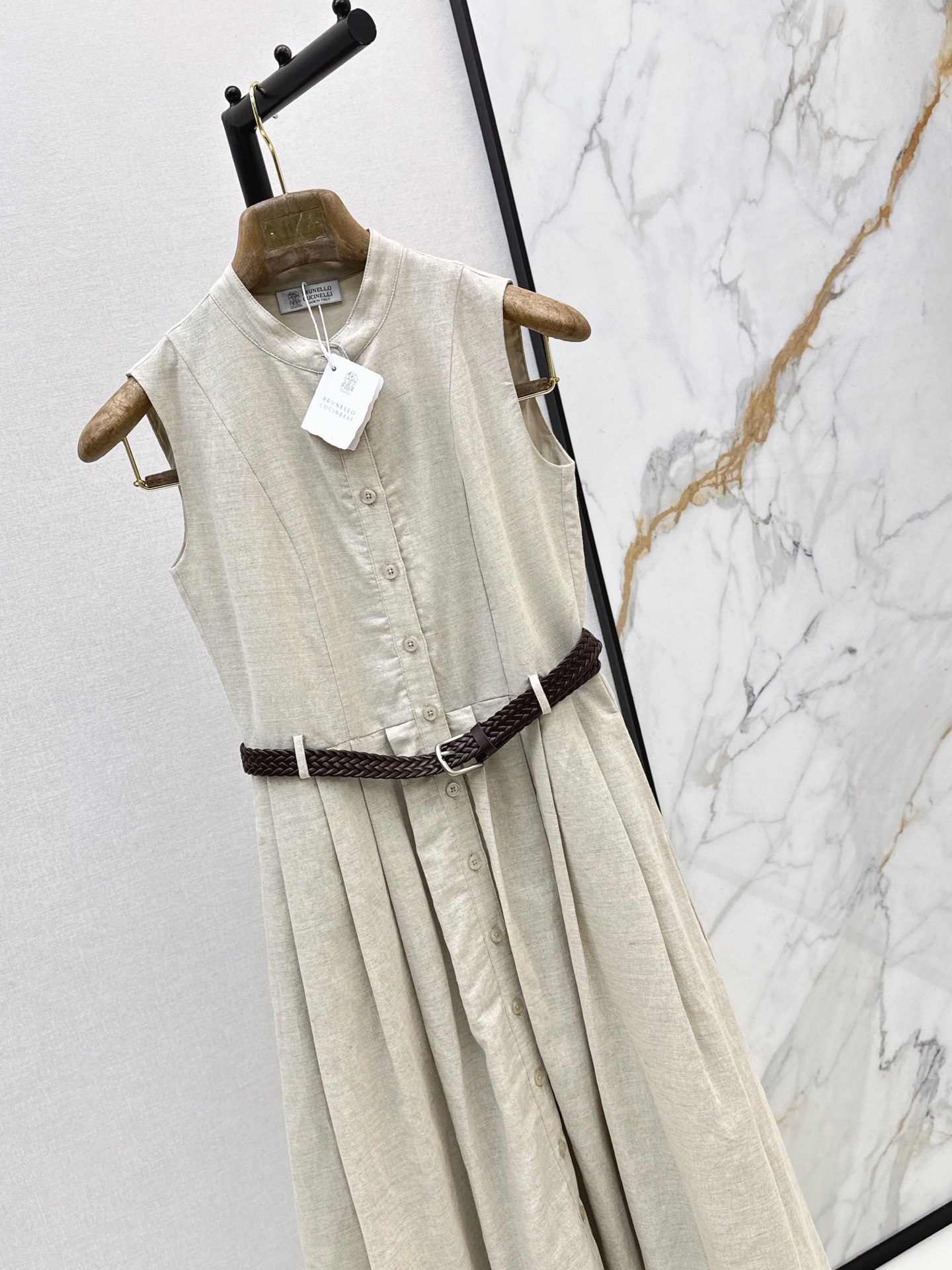 Brun 26ss sleeveless linen dress