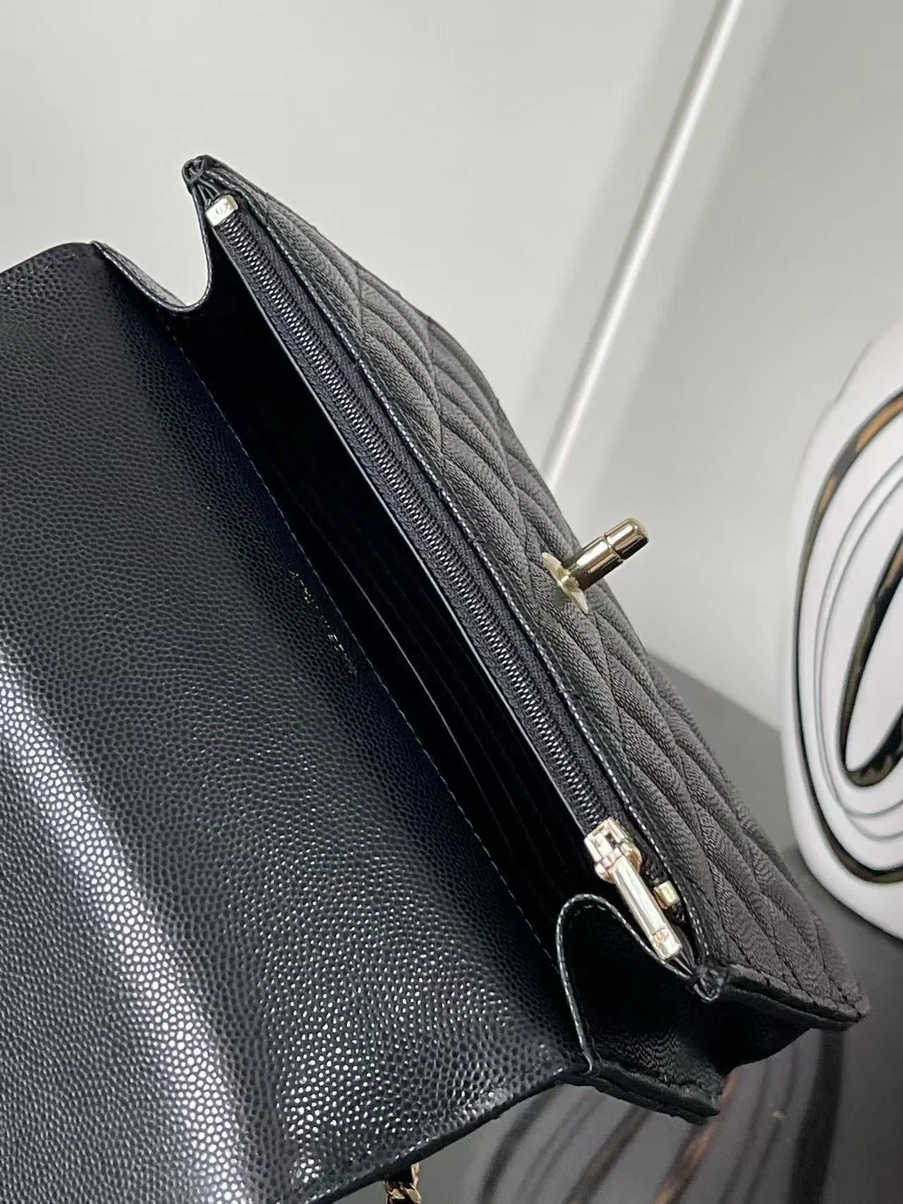 Ch 25c shoulder bag