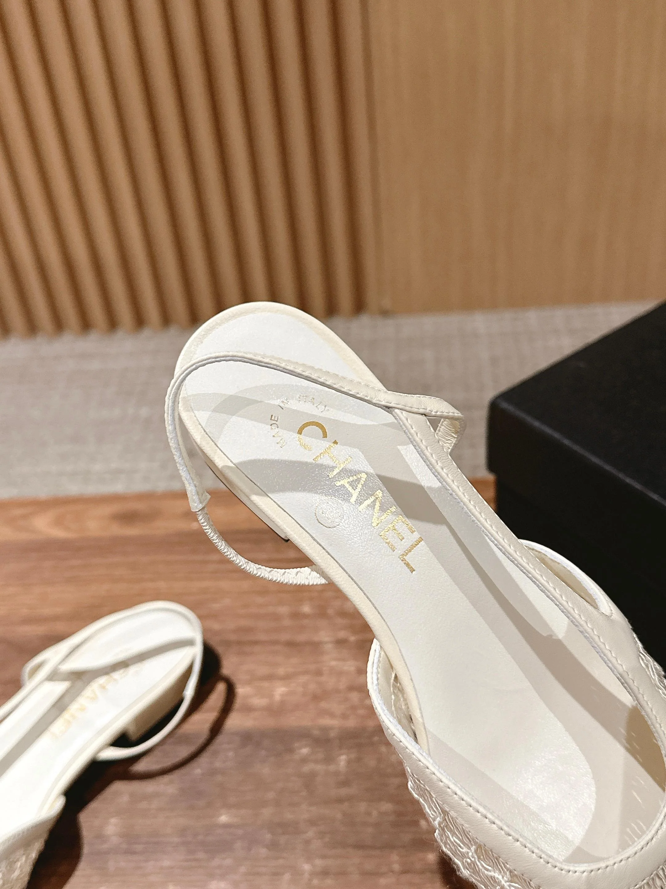 Chan 25fw lace slingback flats
