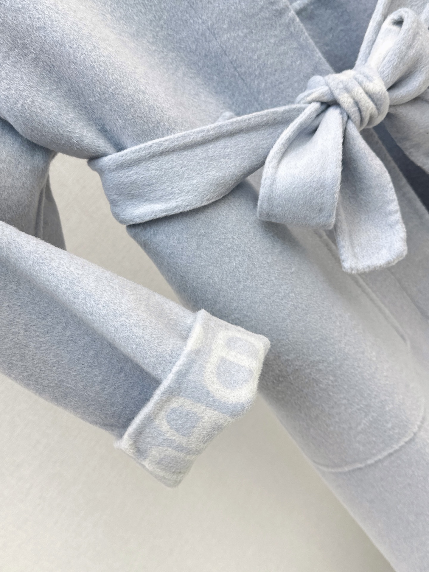 Her 26fw cashmere belted overcoats
