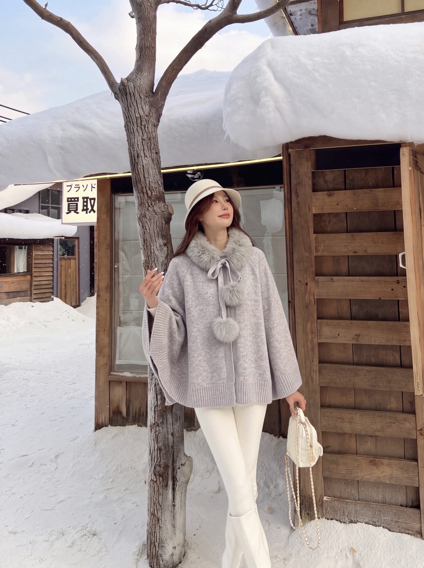 Fen 26fw fur-trim knit cape jacket