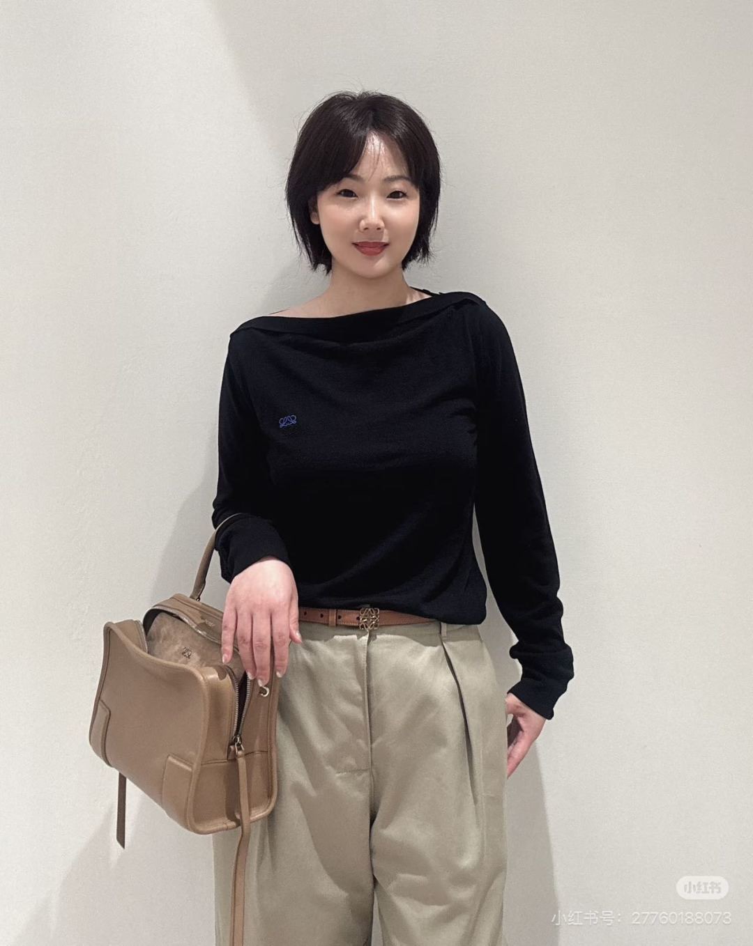 Loe 26fw off shoulder knit top