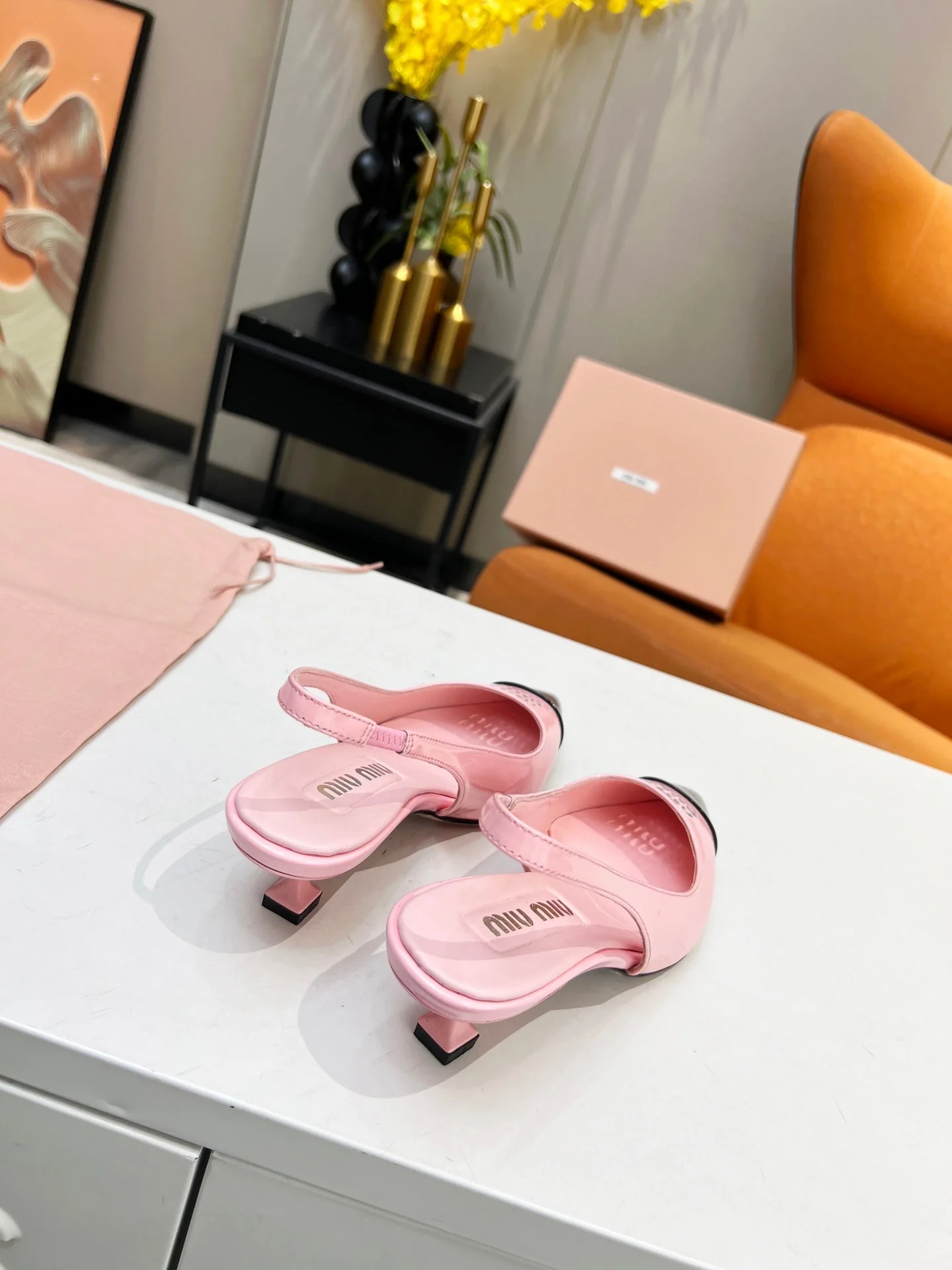 MI Slingback pump