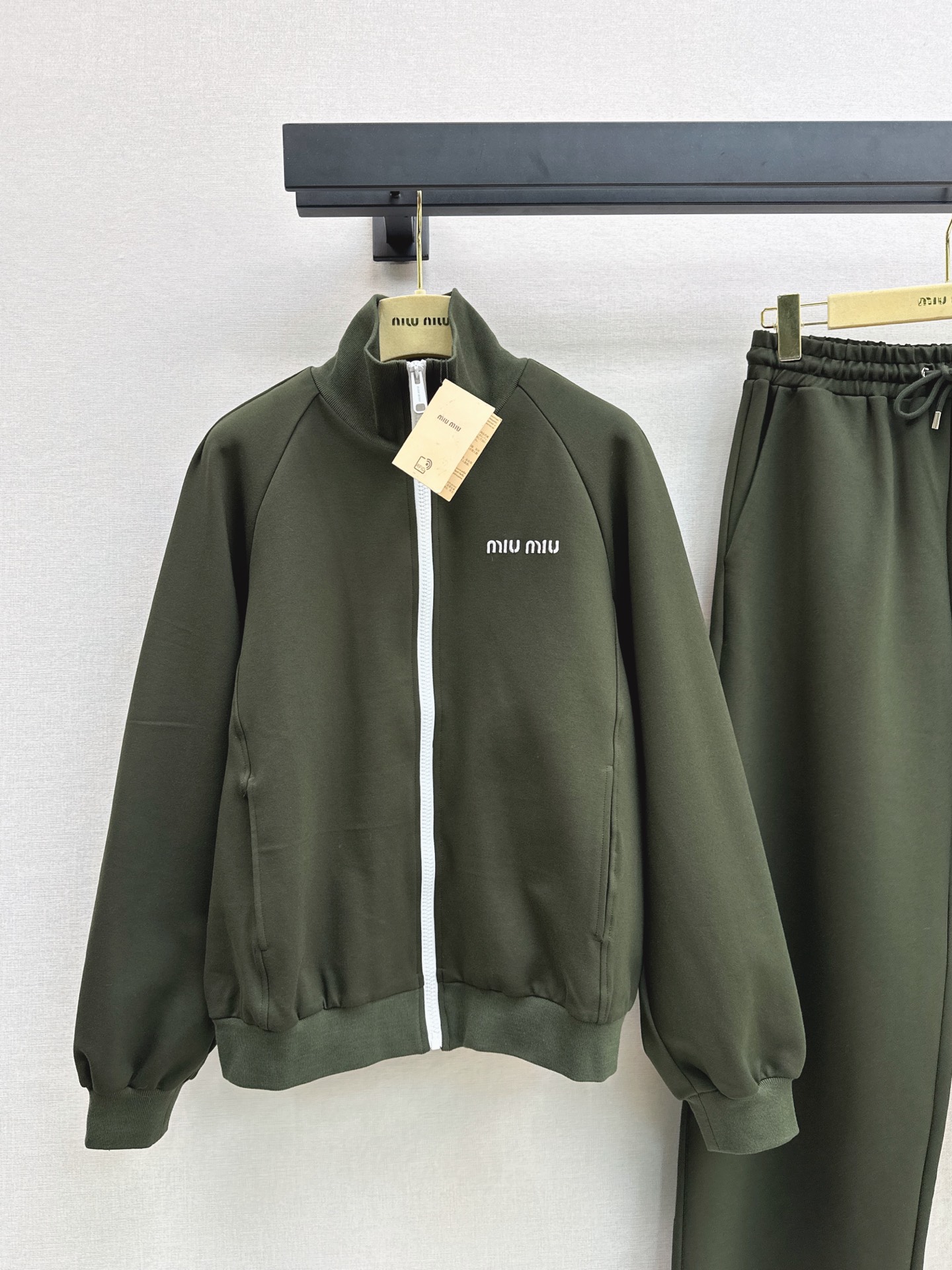 Miu 26fw zipper jacket drawstring pants sets