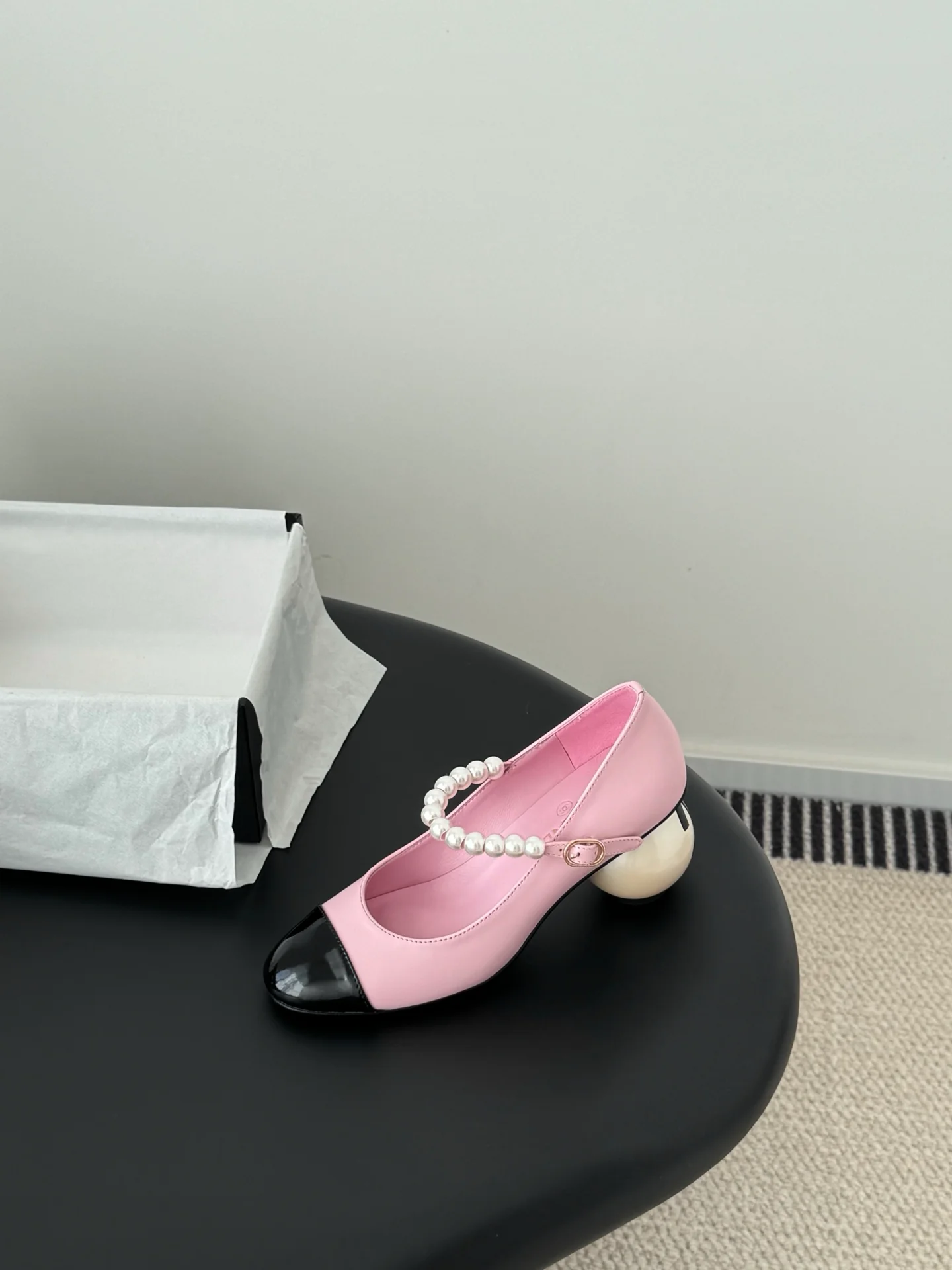 Chan 26ss pearl mary jane flats