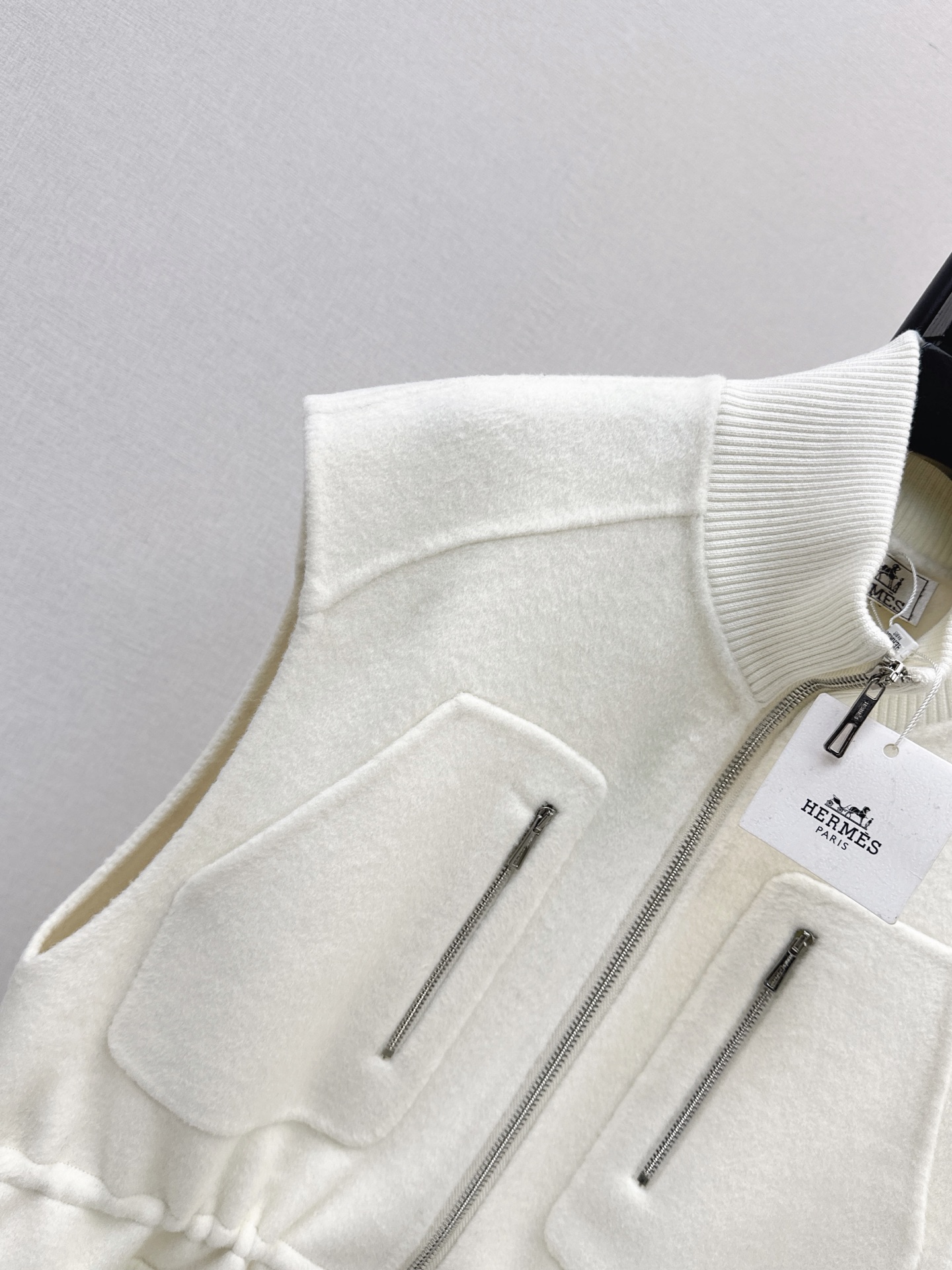 Her 26fw drawstring woolen vest