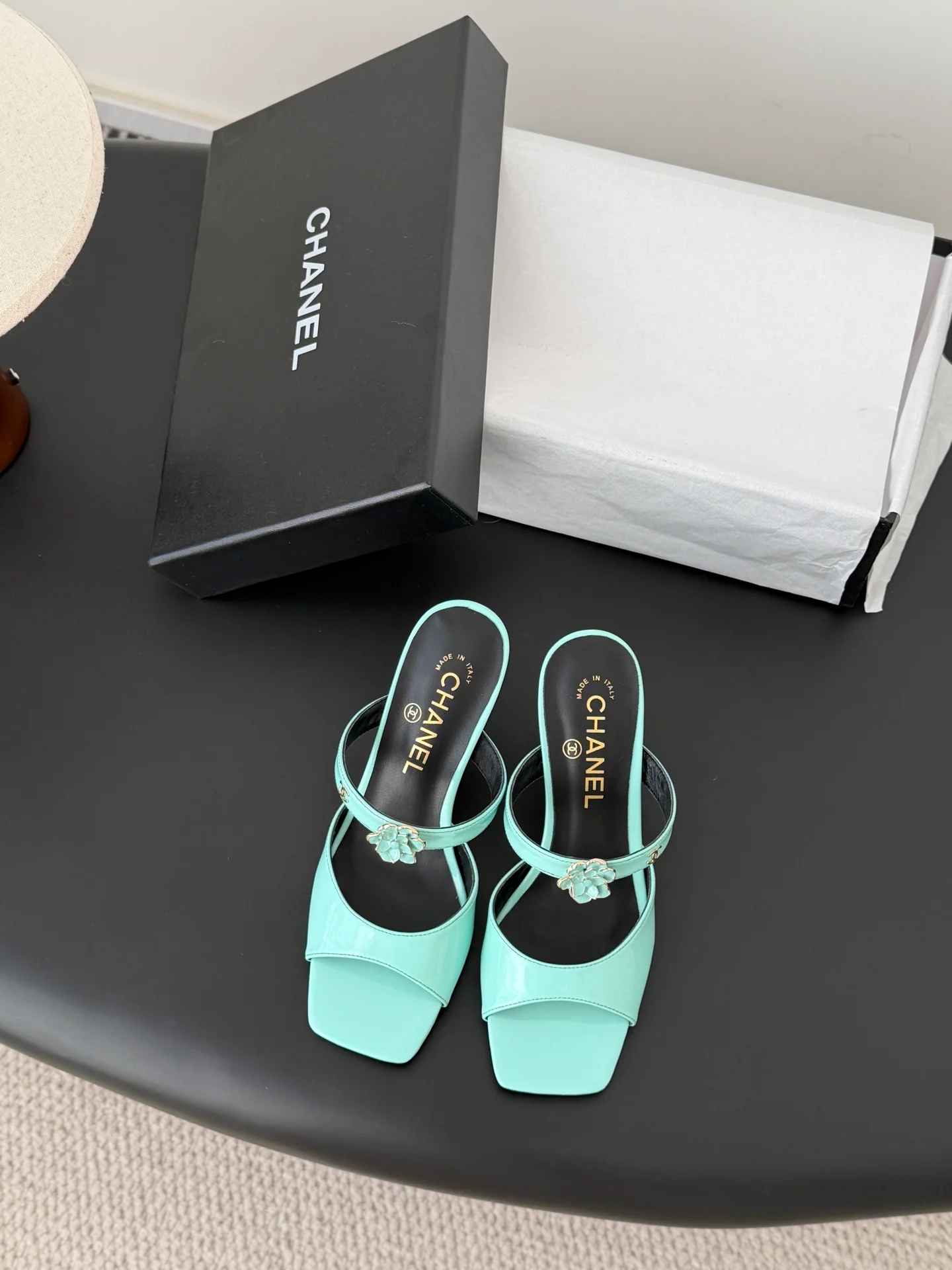 Chan 26ss camellia leather open-toe stiletto sandals