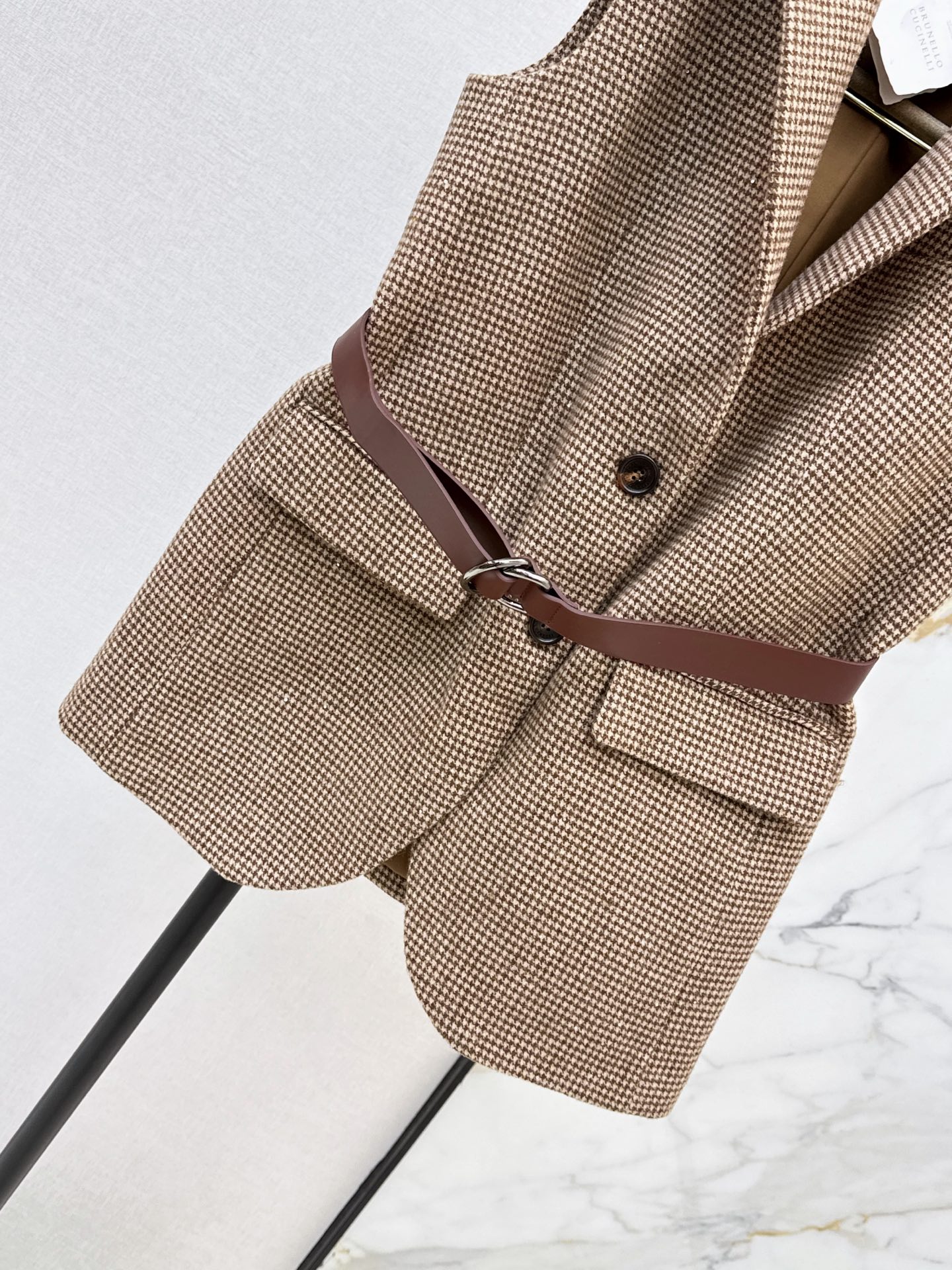Brun 26fw belted houndstooth vest