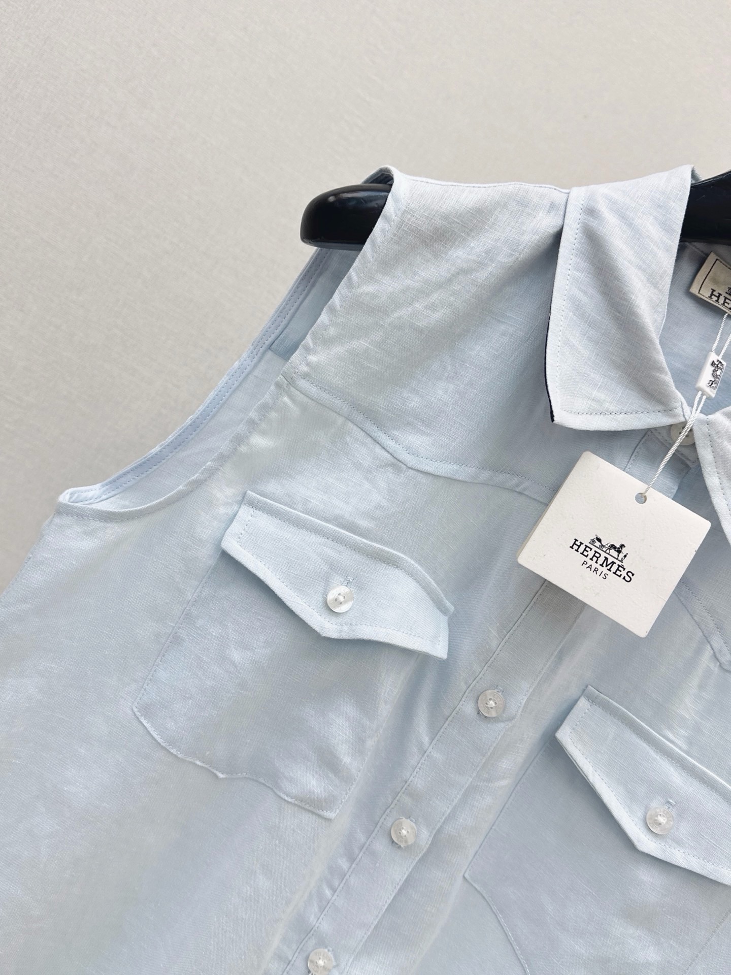 Her 26ss sleeveless linen shirt