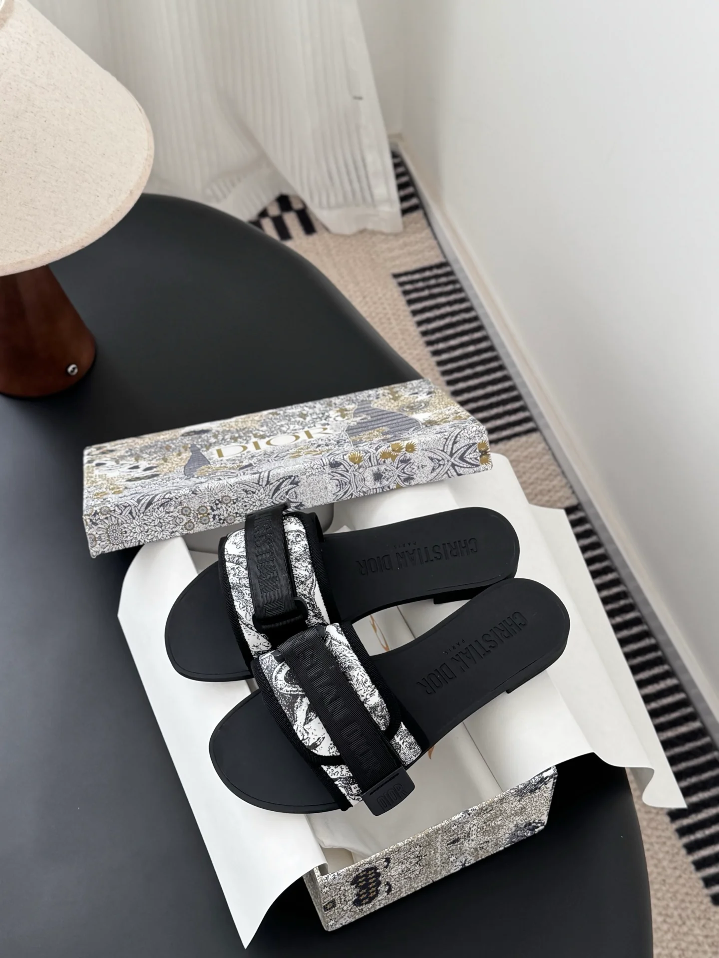 CD 25fw sandals