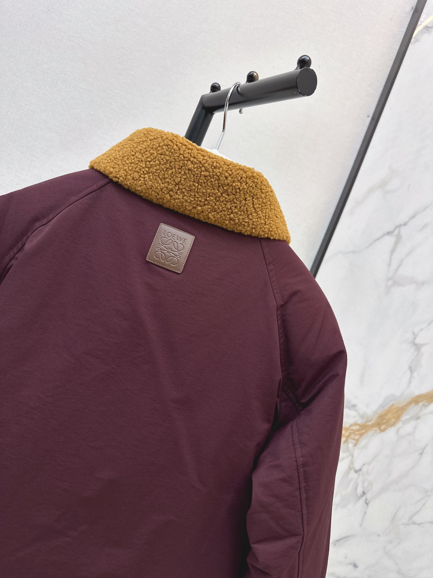Loe 26fw sherpa-collar down jackey with detachable teddy-fleece vest
