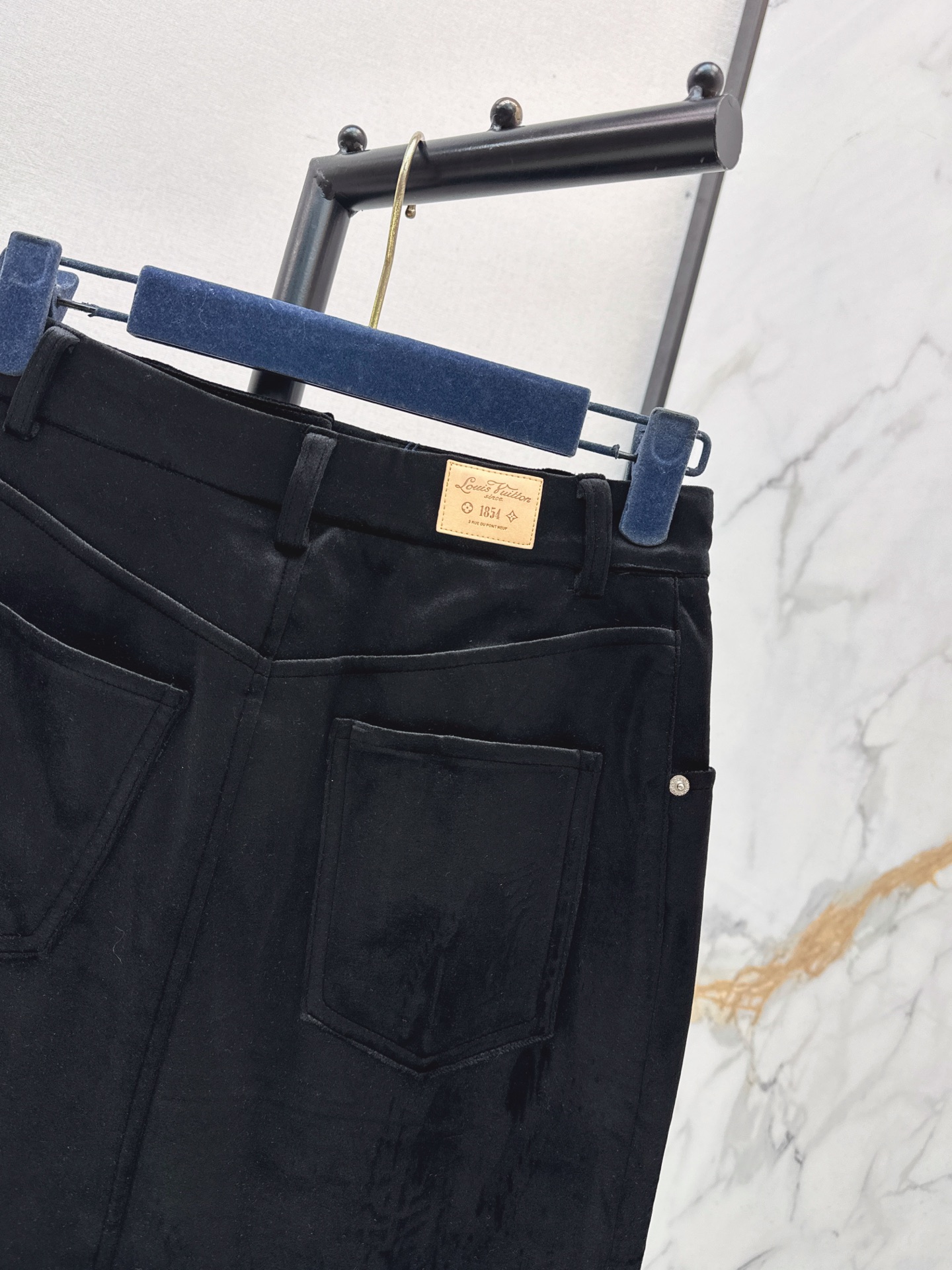 Loui 26fw zip-up skirt