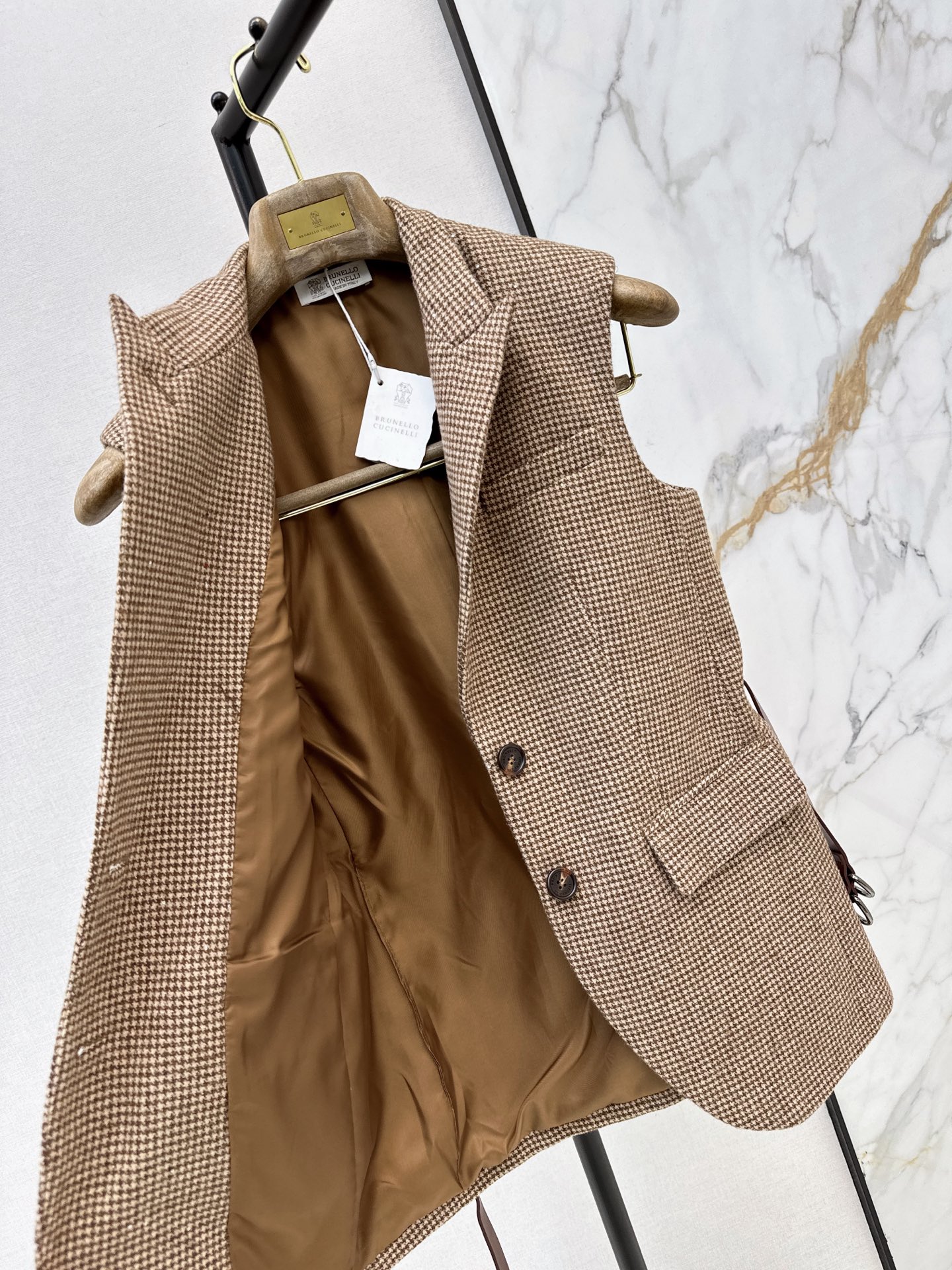 Brun 26fw belted houndstooth vest