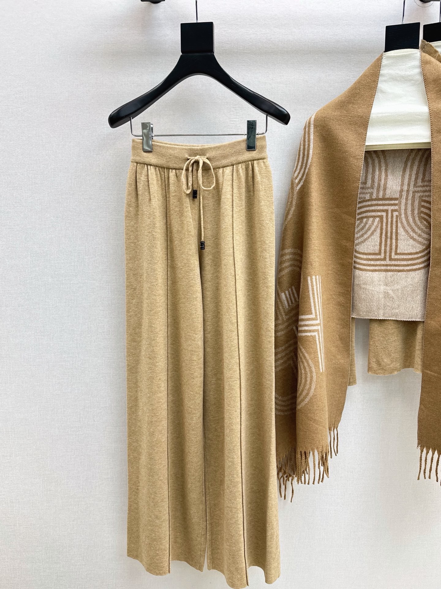 Her 26fw knit knitwear shawls pants sets