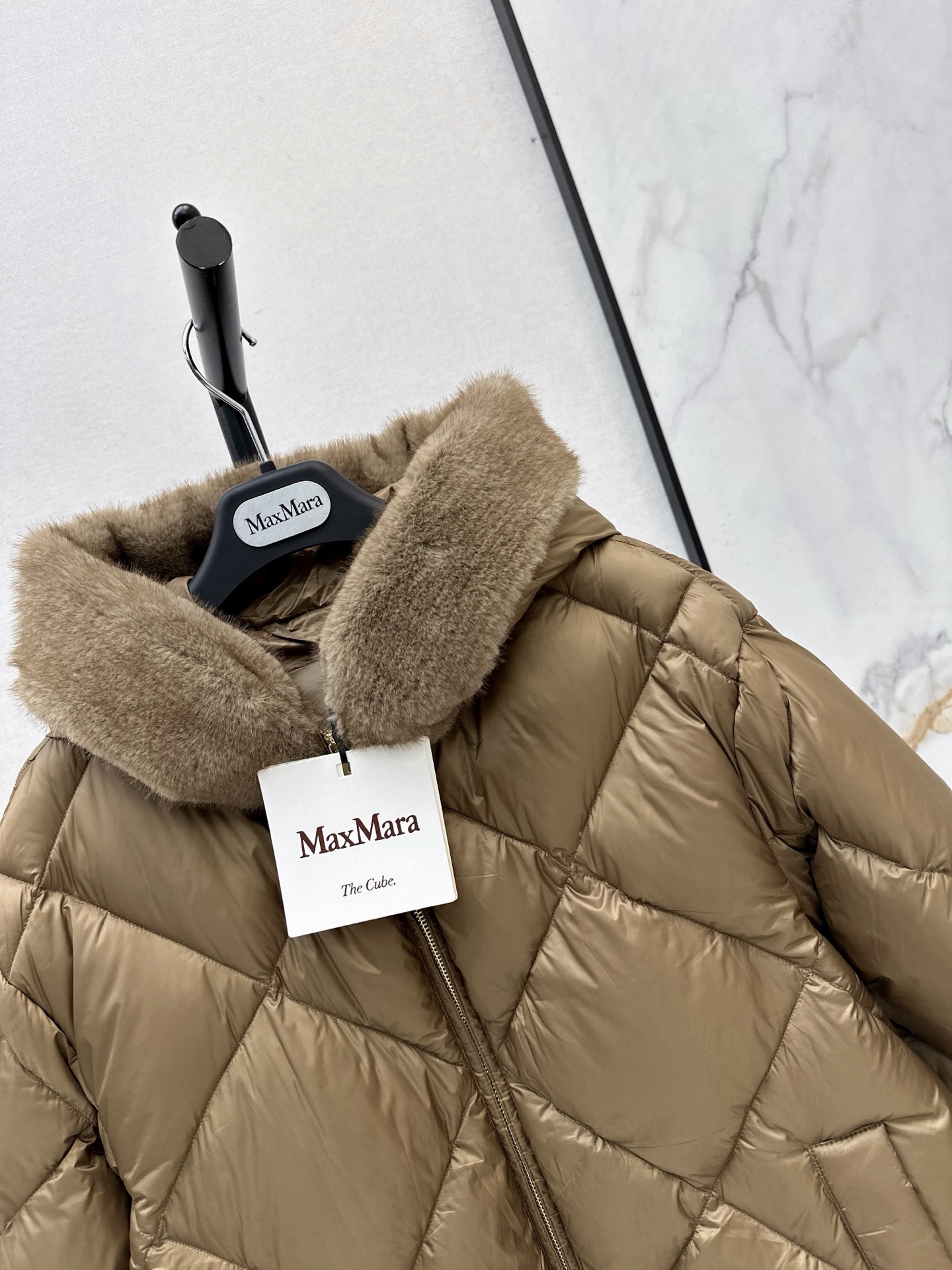 Max 26fw fur-trim down jacket