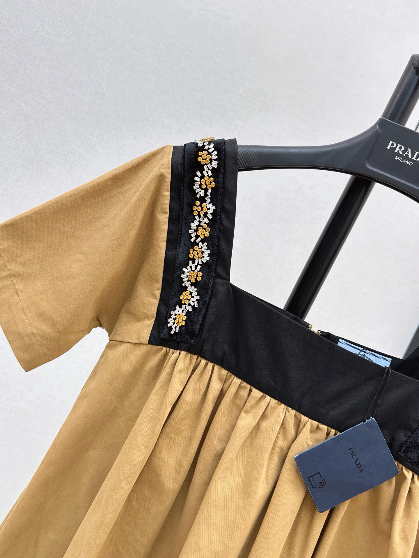 Pra 26fw rhinestone beading top