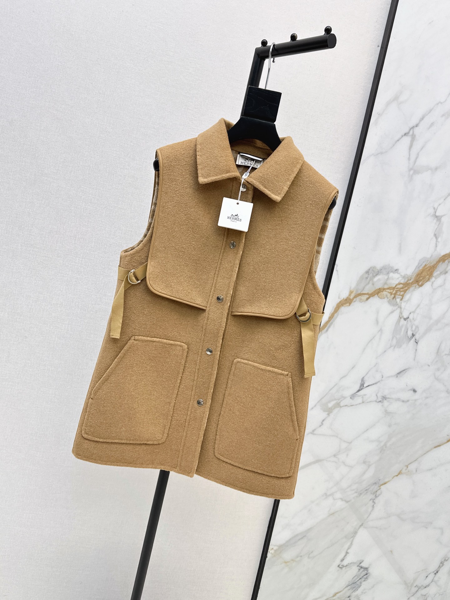 Her 26fw cashmere vest jacket