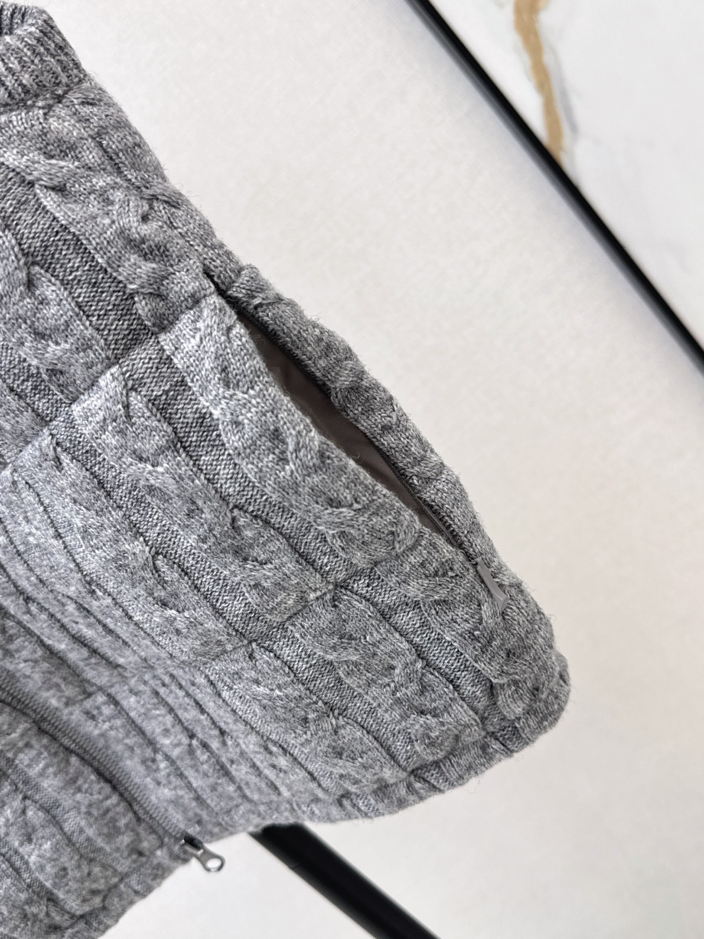 Brun 26fw knit down vest