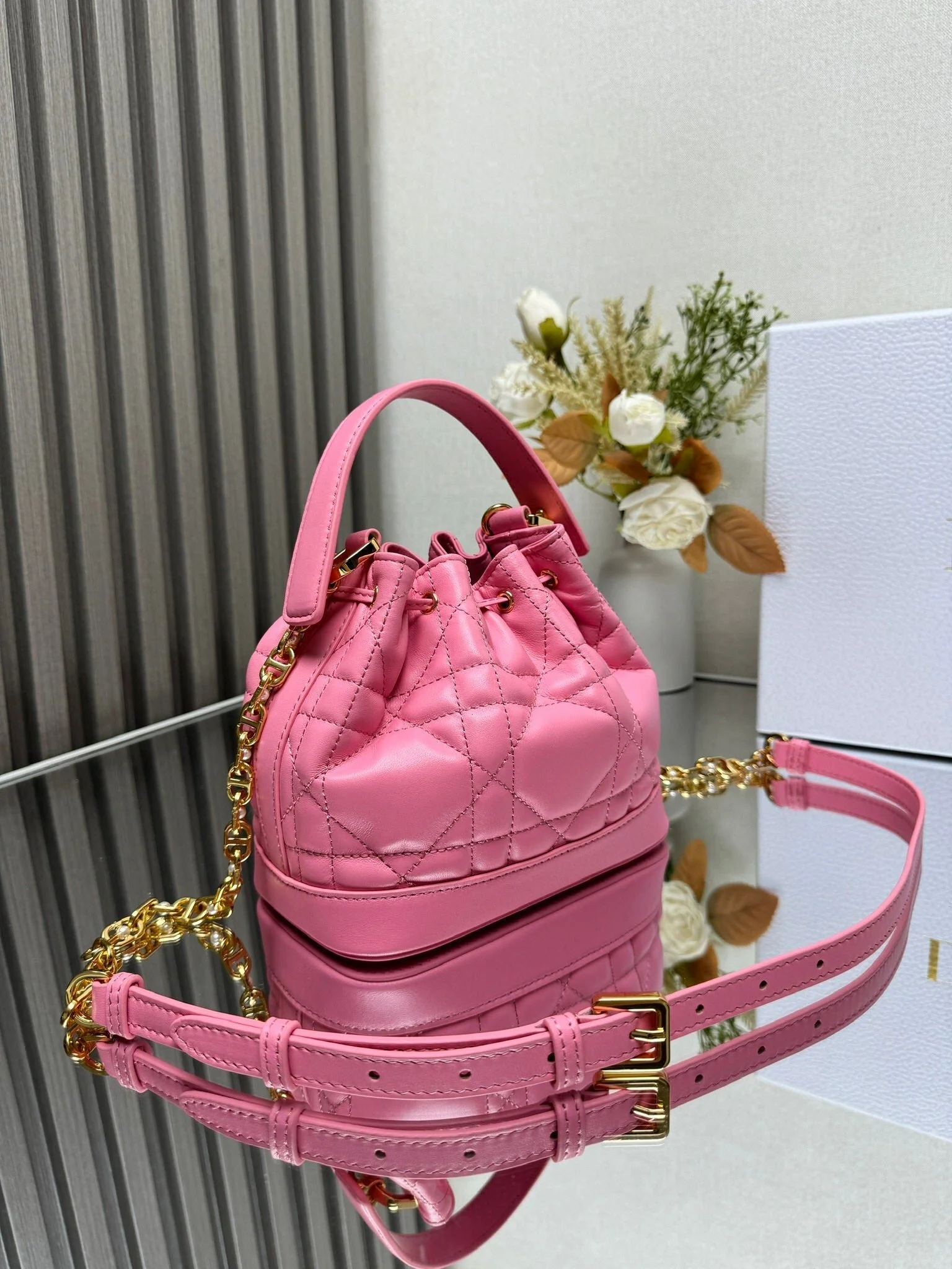 D Small Jolie Bucket Bag