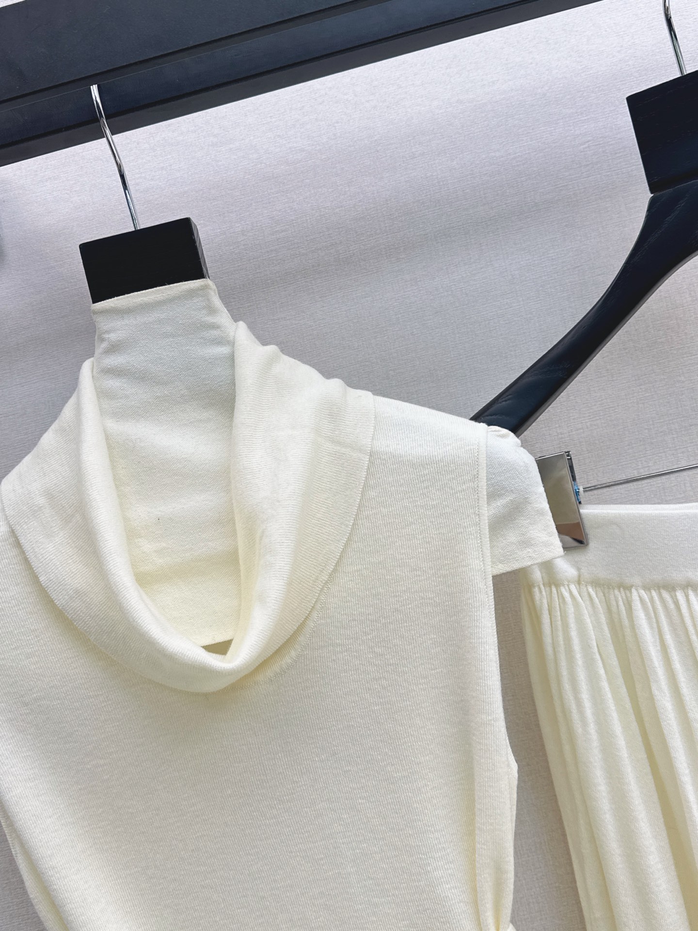 Her 26fw belted knit sleeveless top pants sets