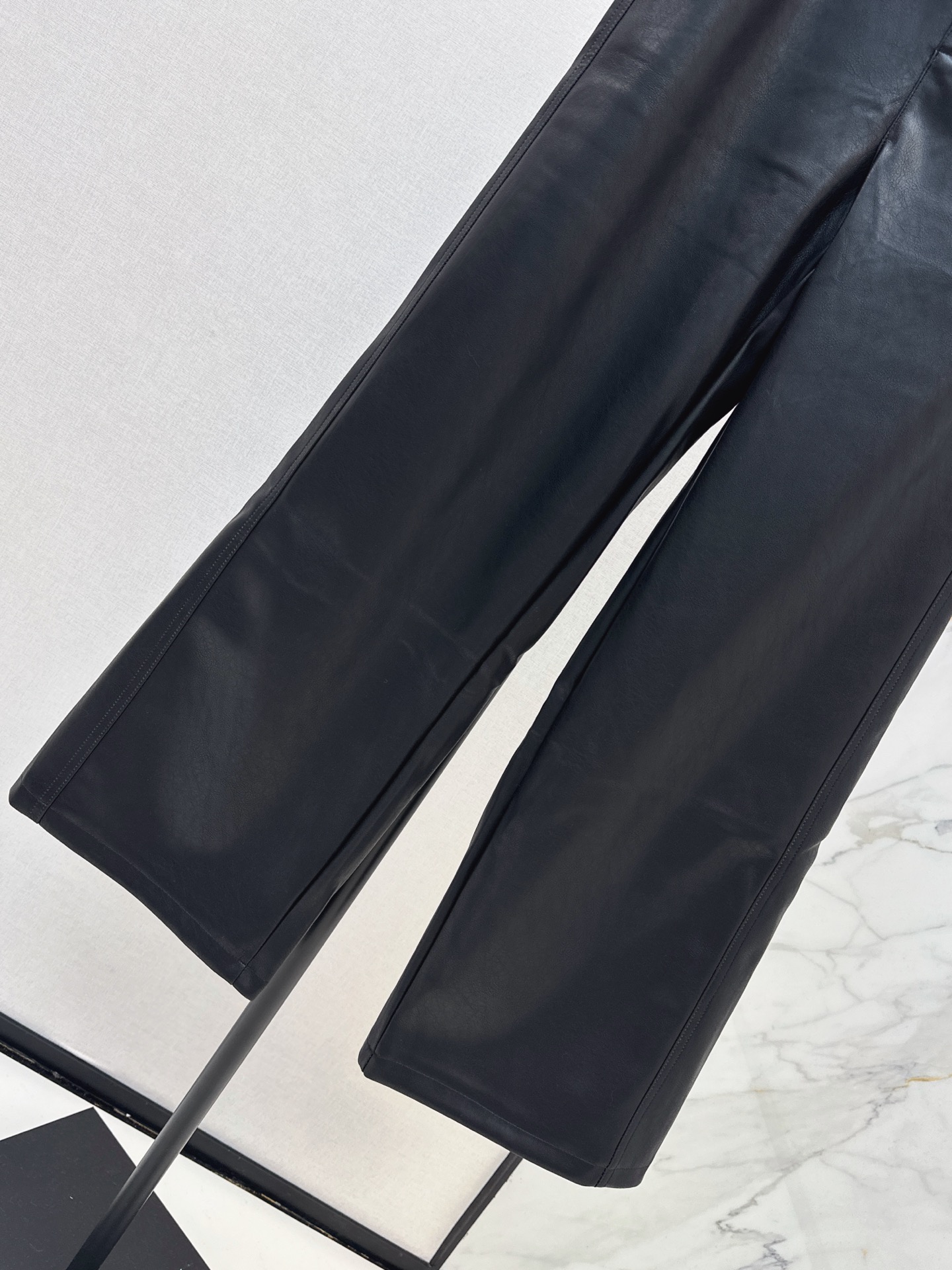 Chan 26fw pu pants