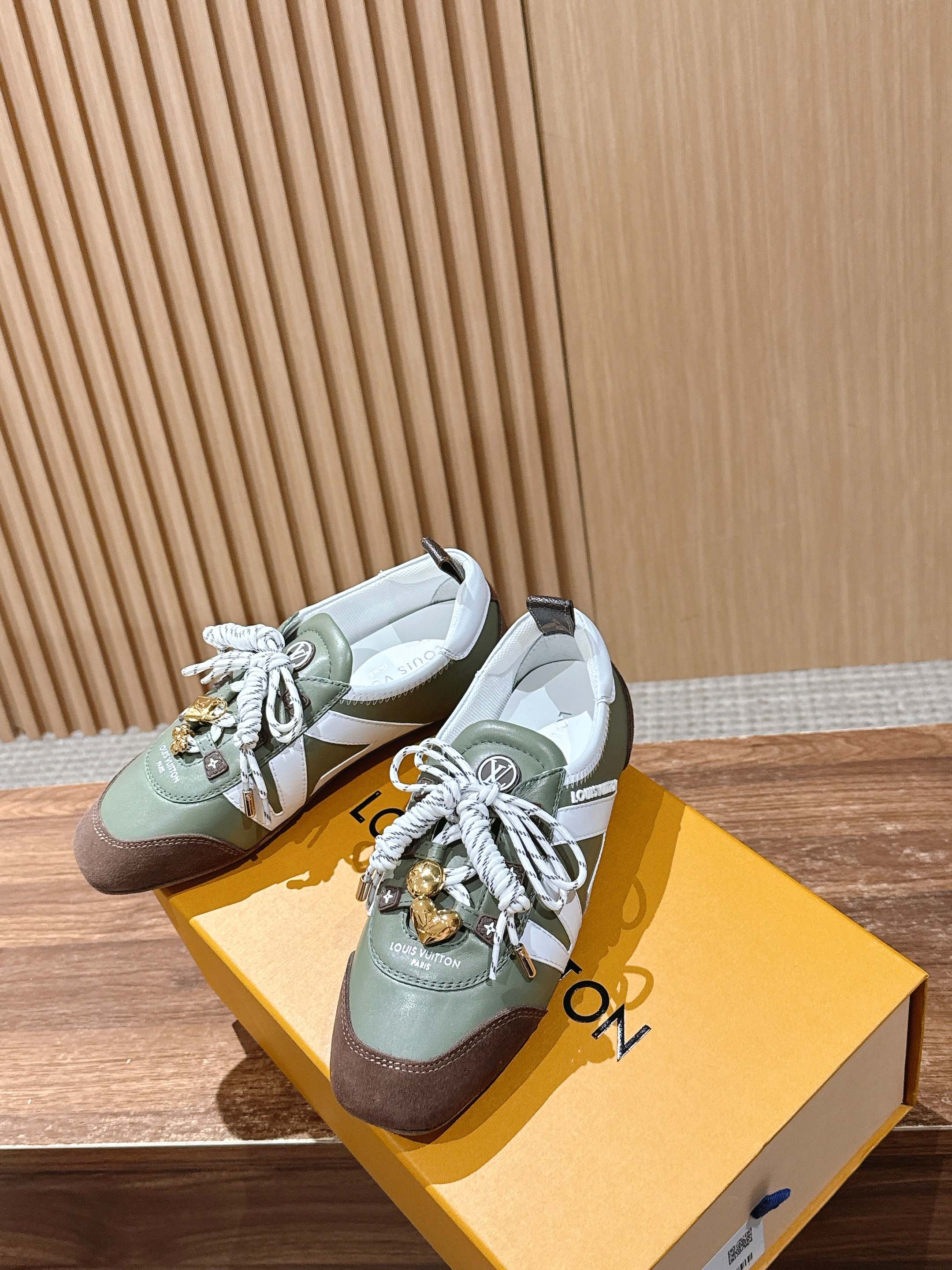 Loui 25fw sneaker