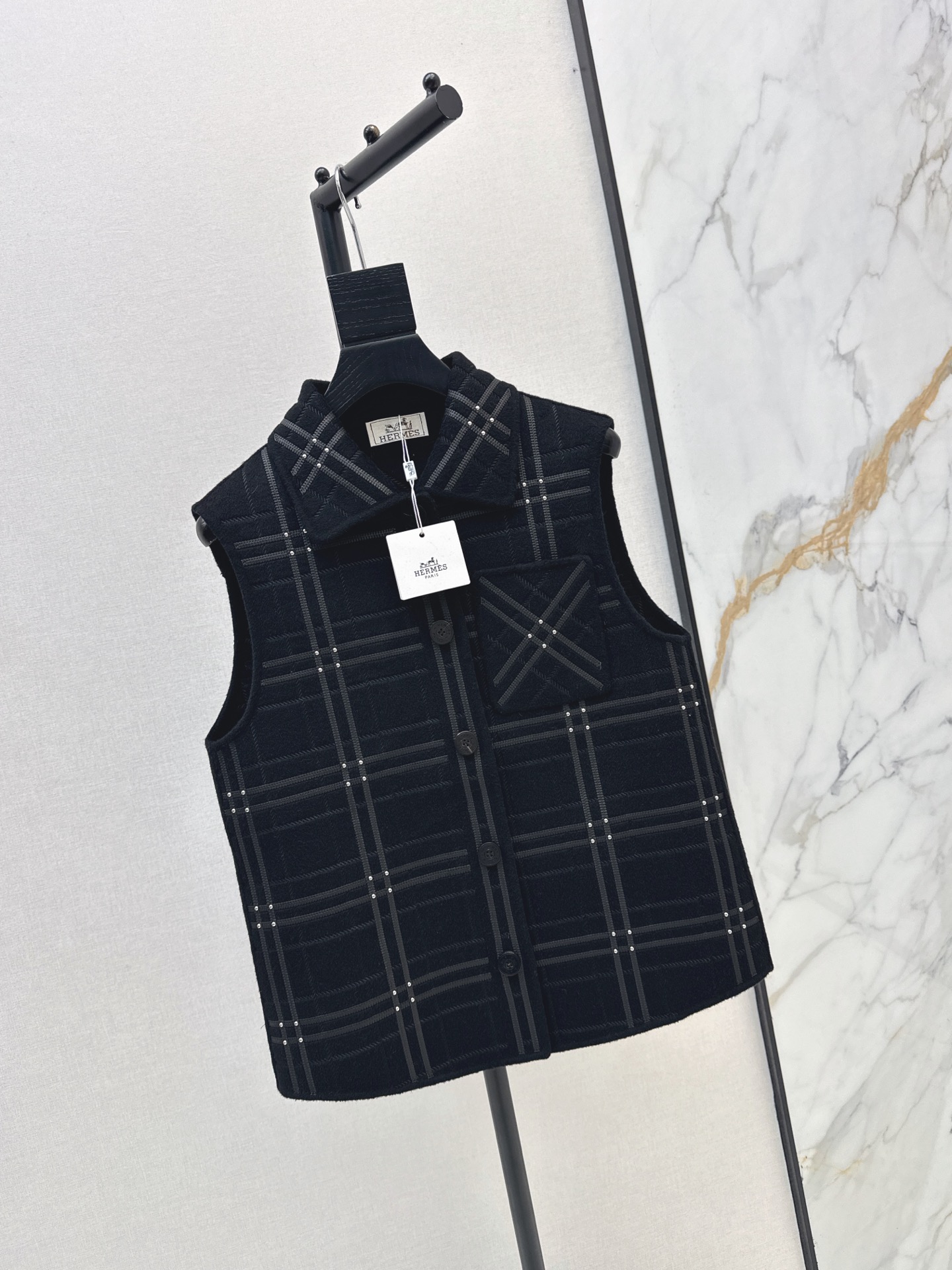 Her 26fw embroidery woole vest