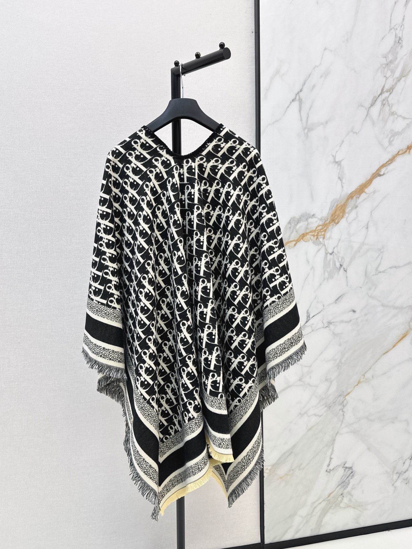 CD 26fw cashmere shawls cape