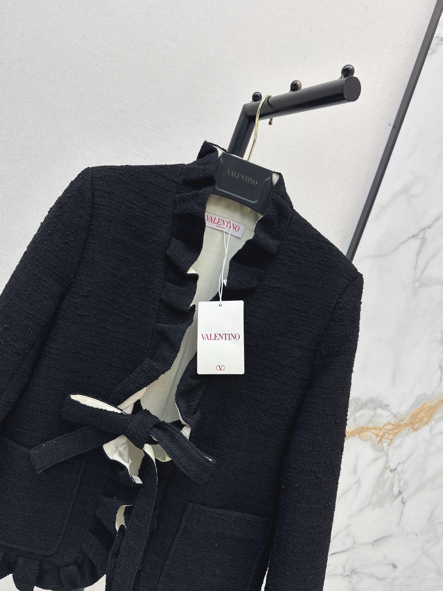 Valen 26fw ruffle jacket