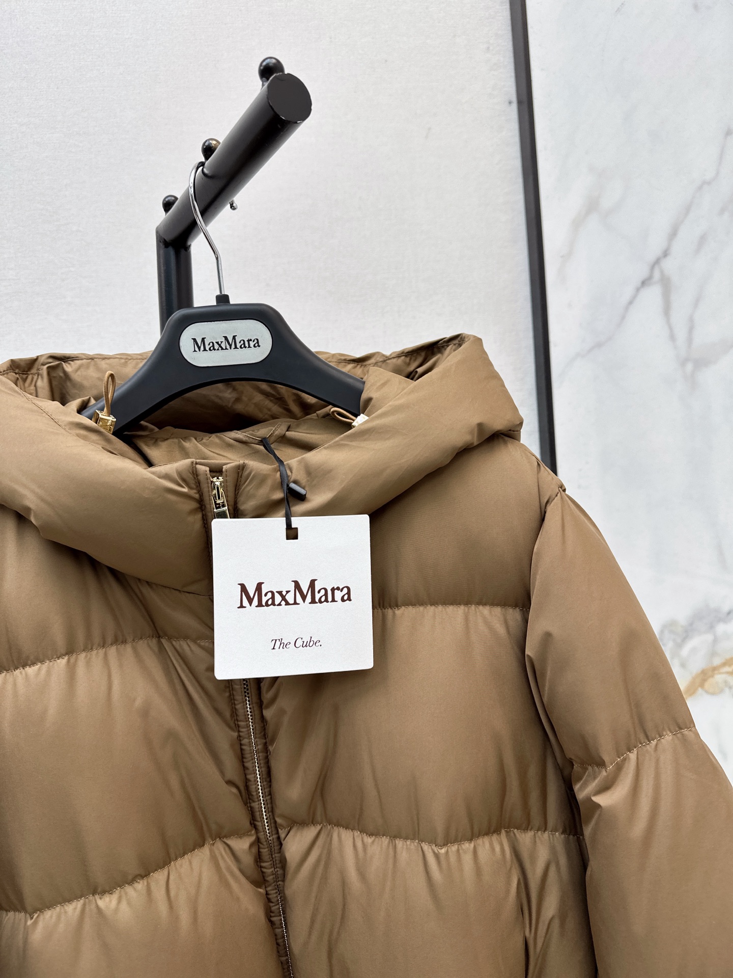 Max 26fw hooded down jacket