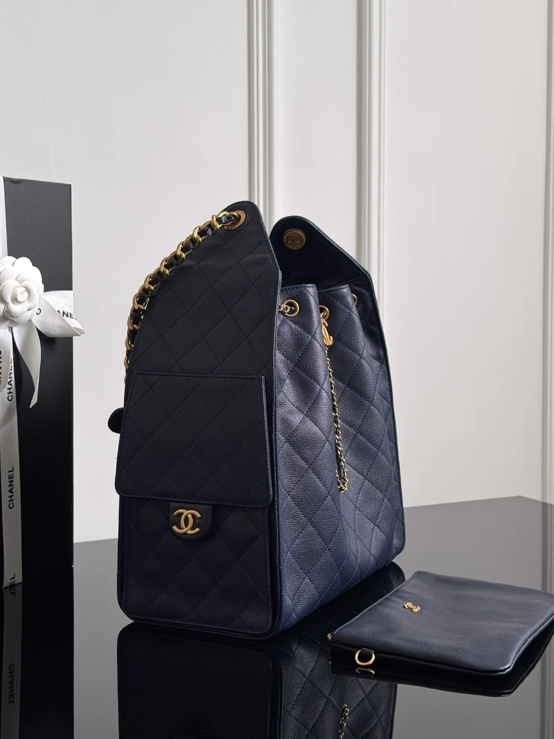 Chan 25A hobo bags