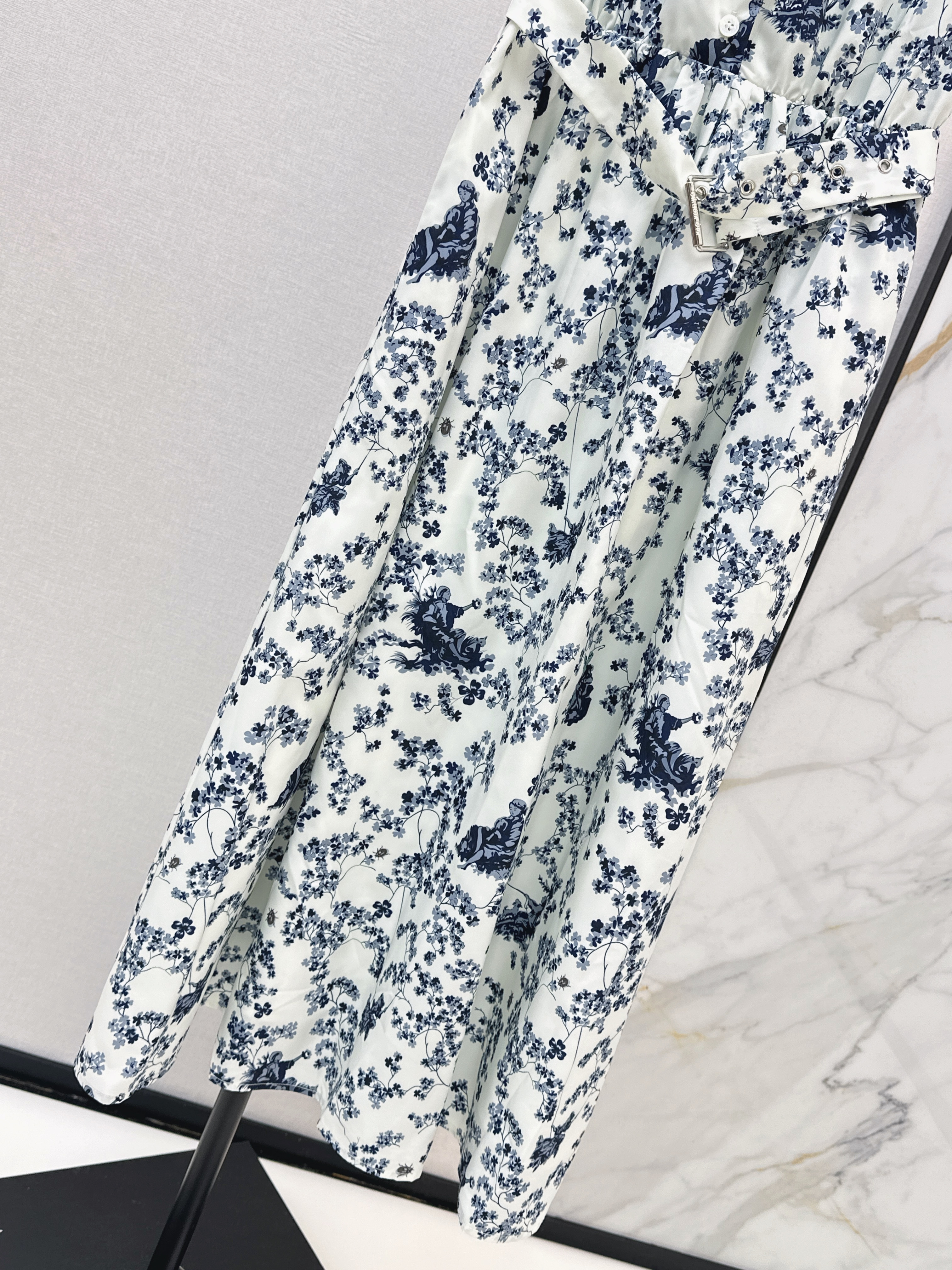CD 26ss sleeveless print dress