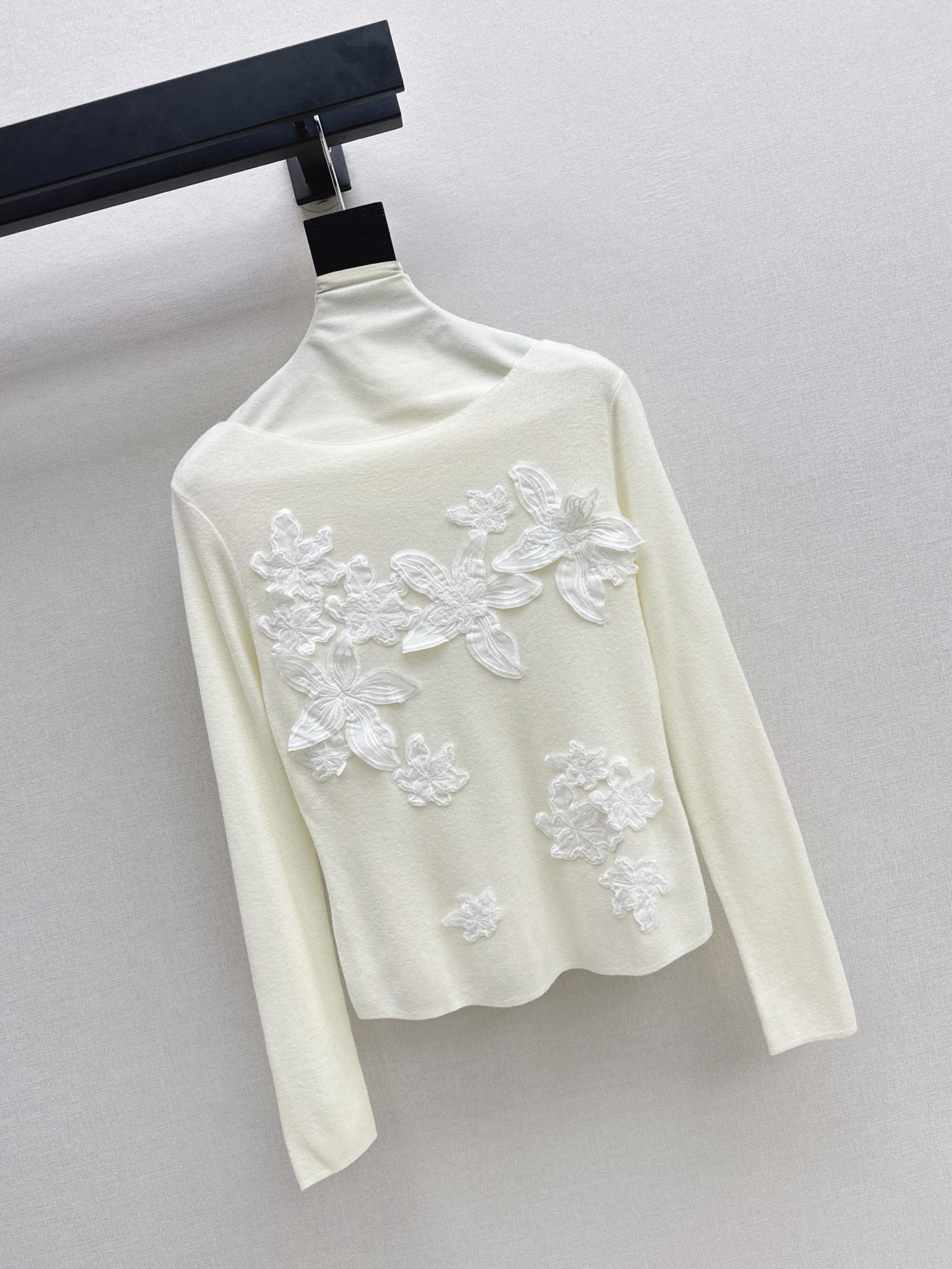 ES 26fw lace embroidery knit sweater