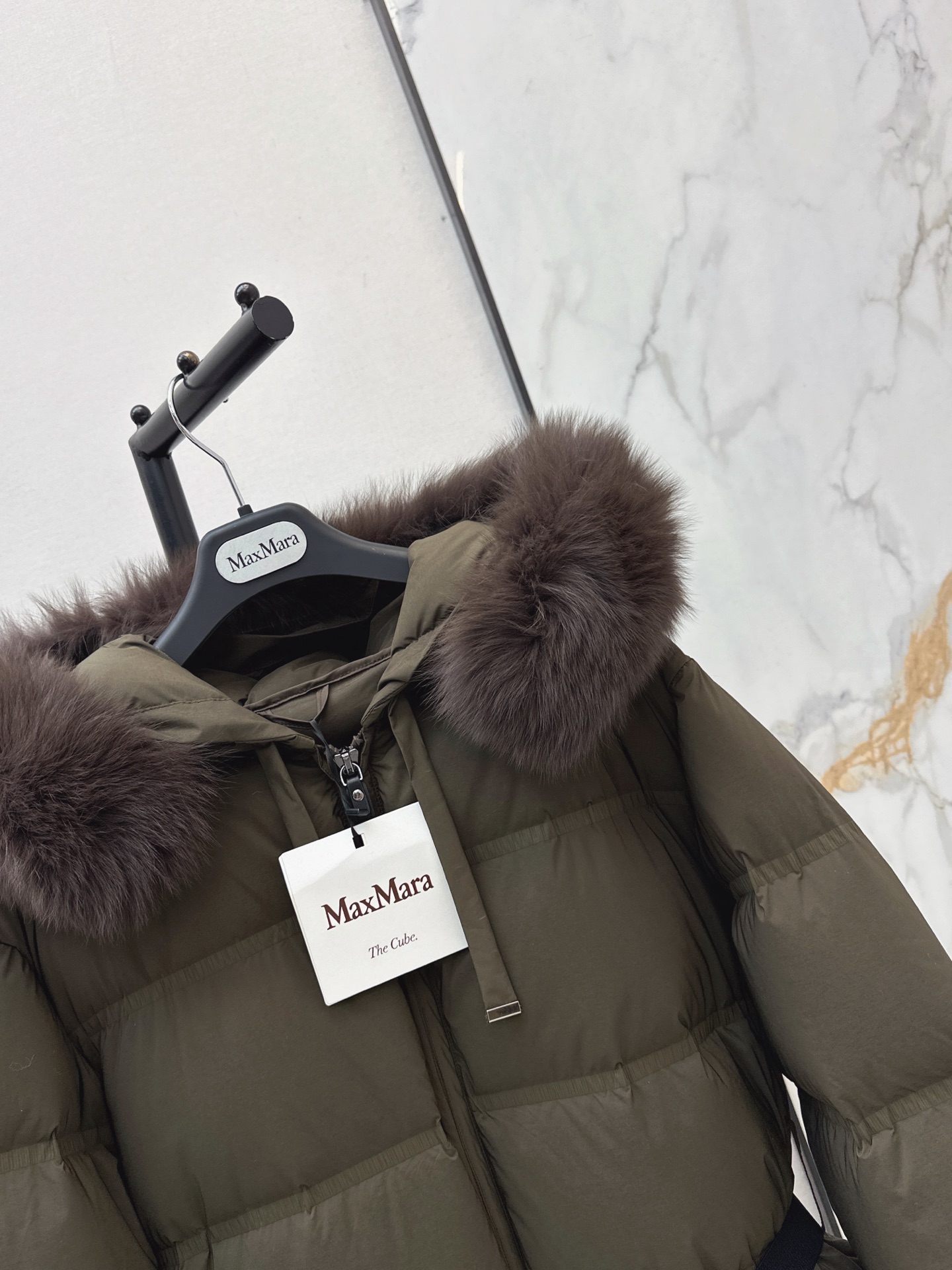 Max 26fw long belted hooded down jacket