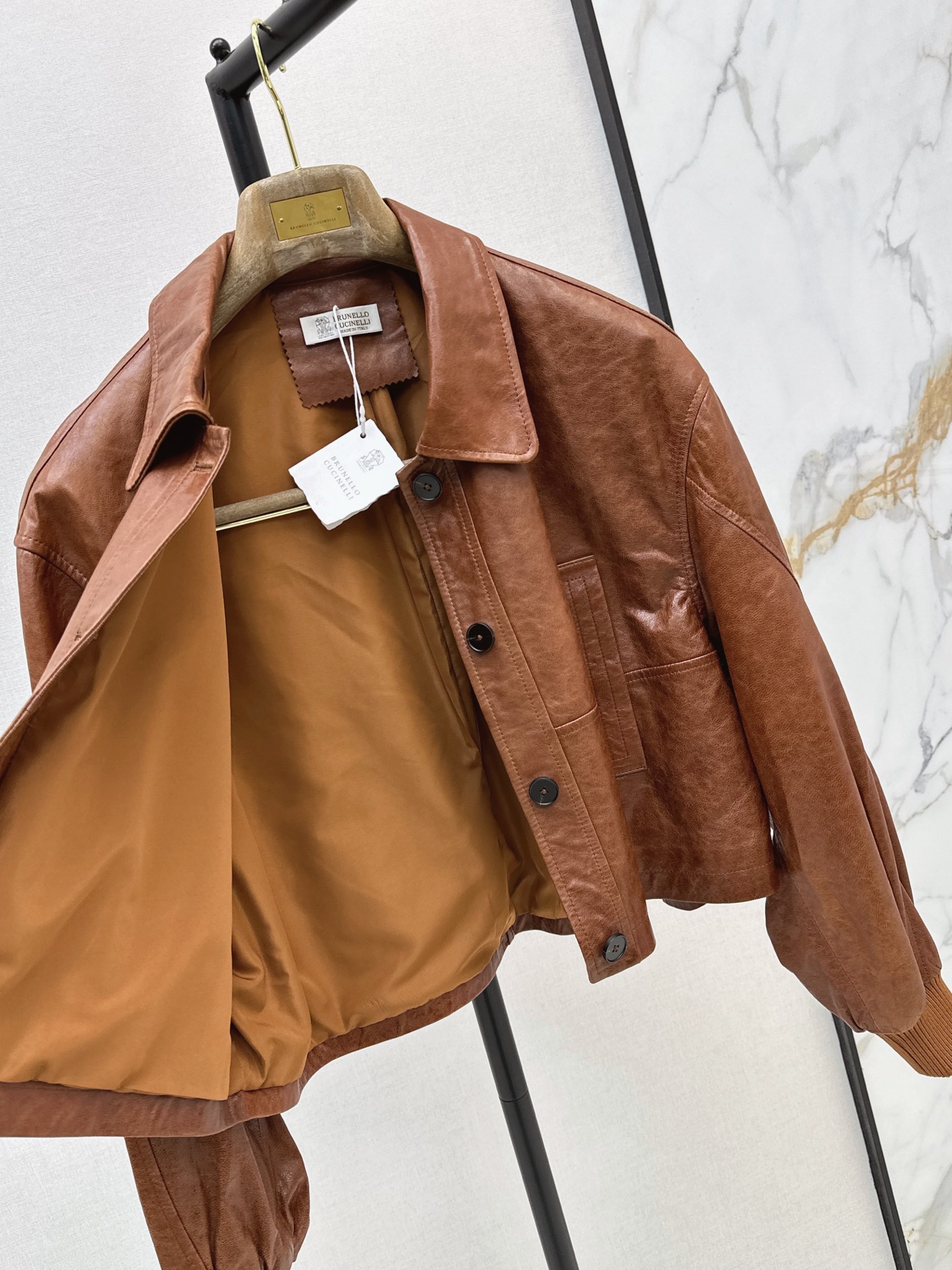 Brun 26fw cropped leather jacket
