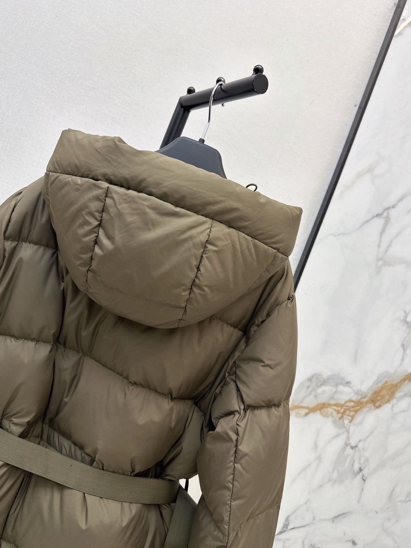 Max 26fw hooded down jacket