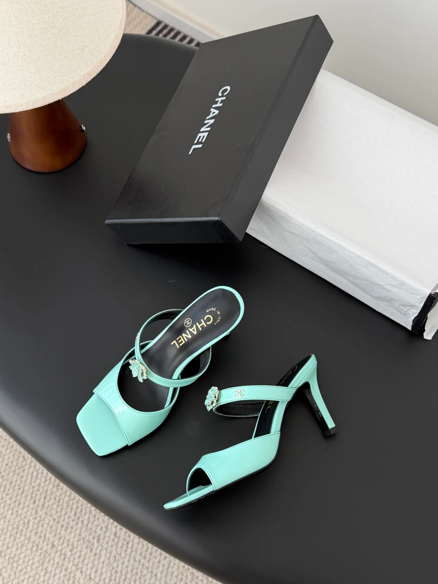 Chan 26ss camellia leather open-toe stiletto sandals