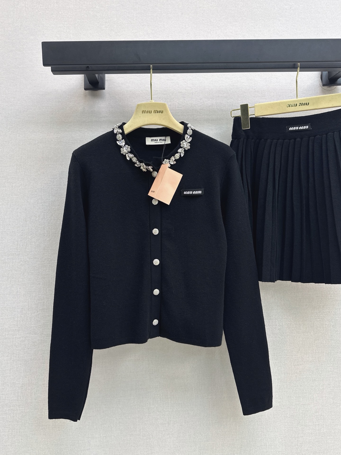 Miu 26fw rhinestone knit cardigan pleated skirt sets