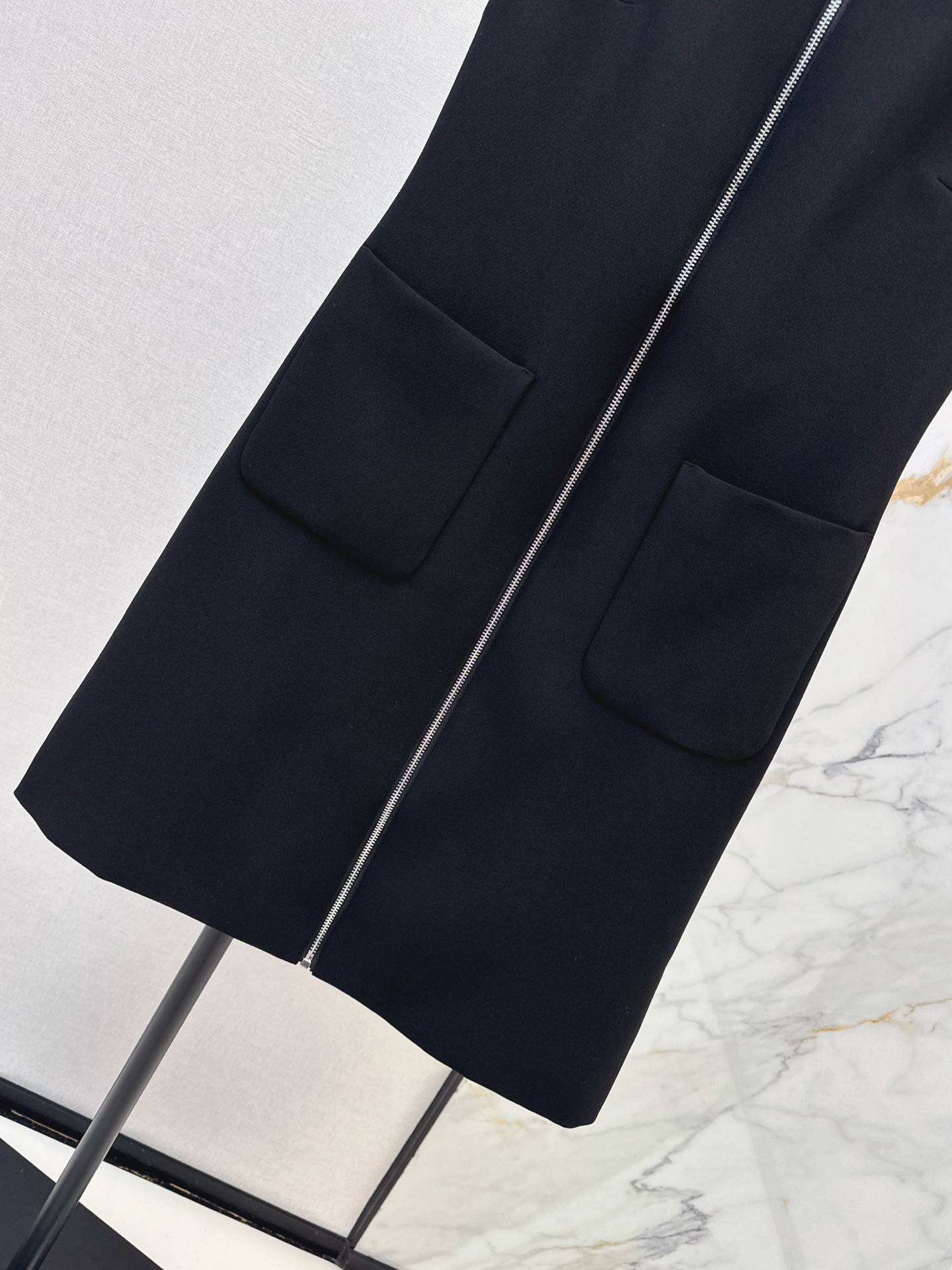 Loui 26fw sleeveless zip-up dress