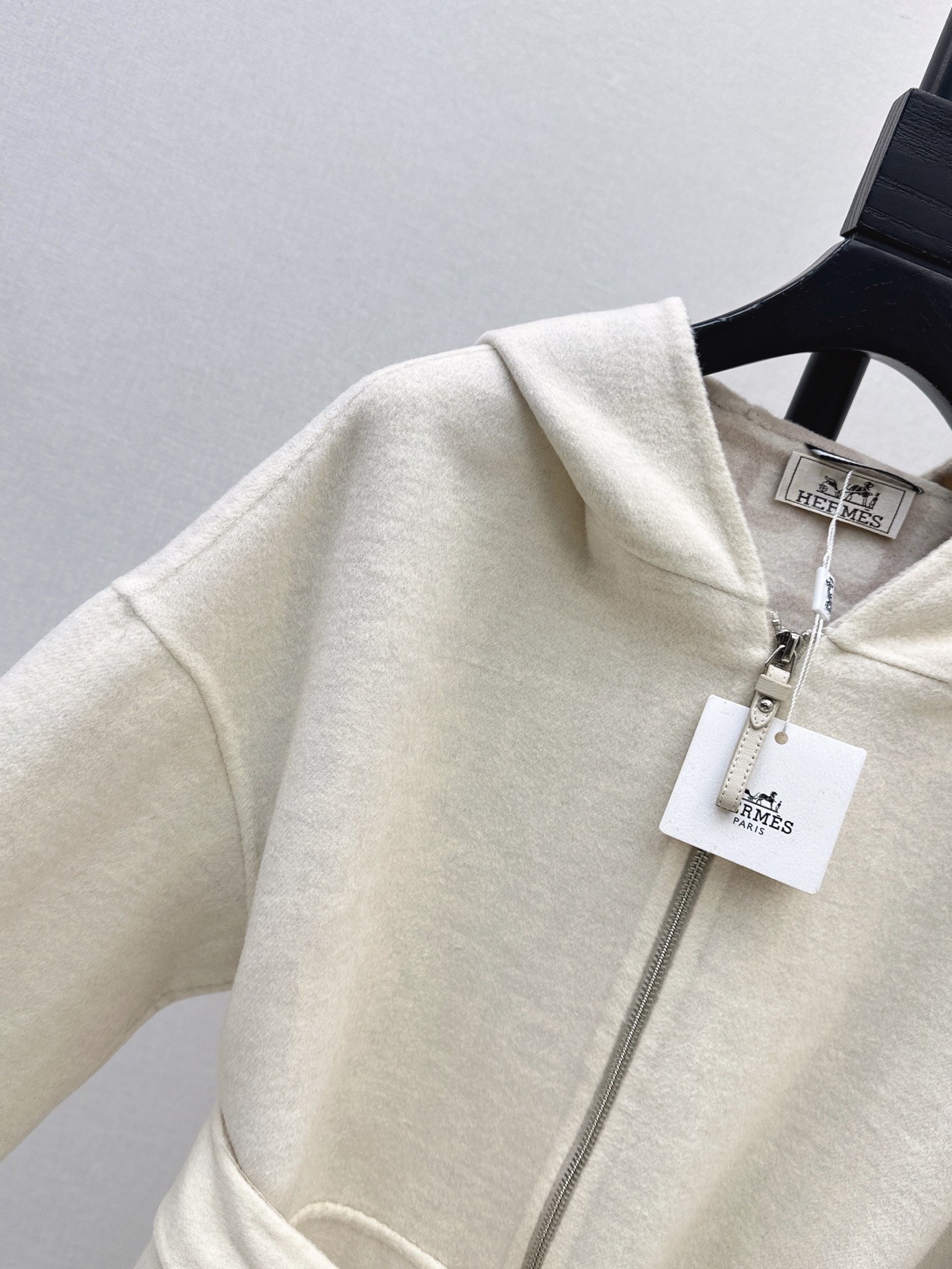 Her 26fw cashmere overcoats