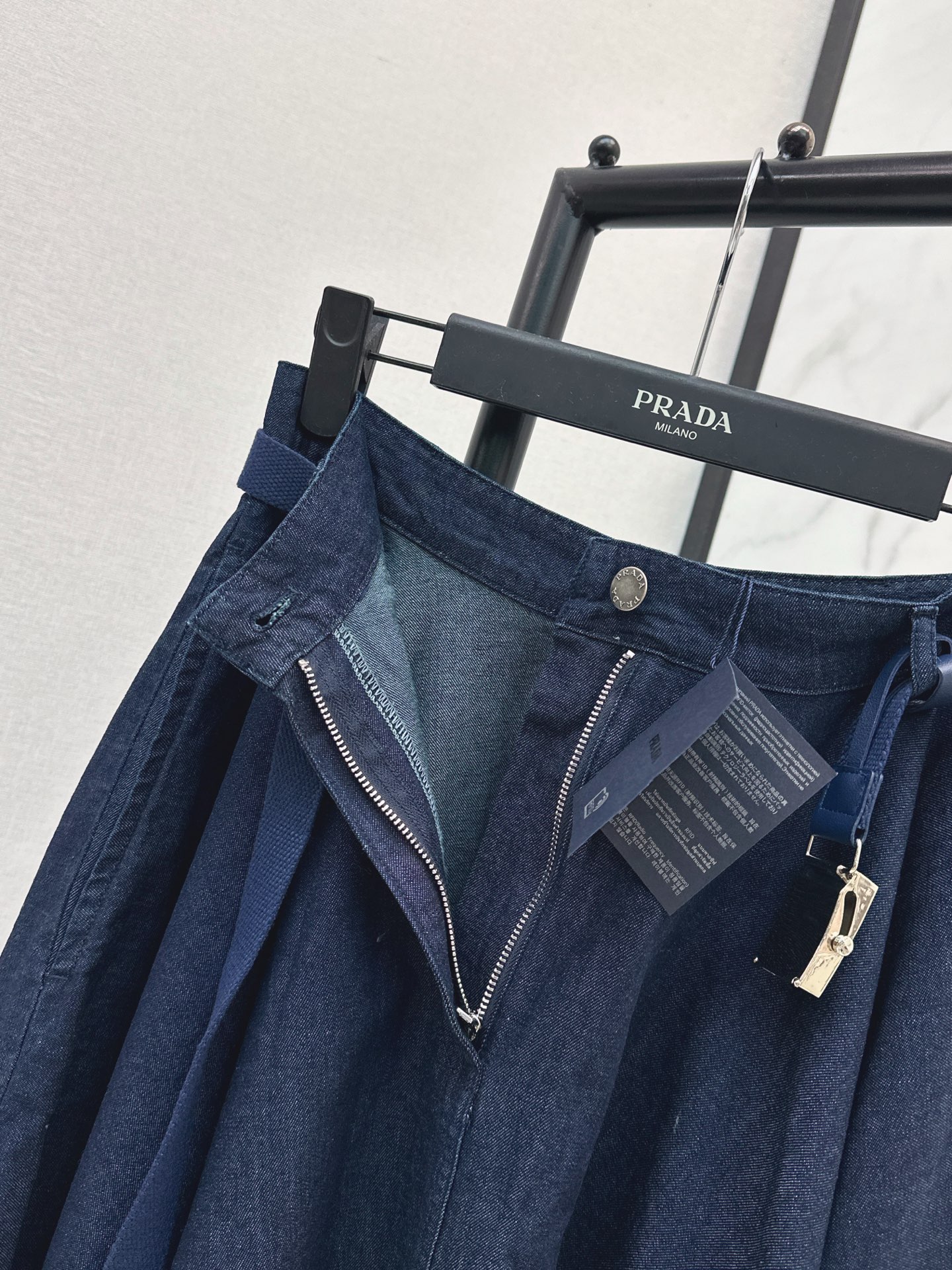 Pra 26fw denim pleated skirt