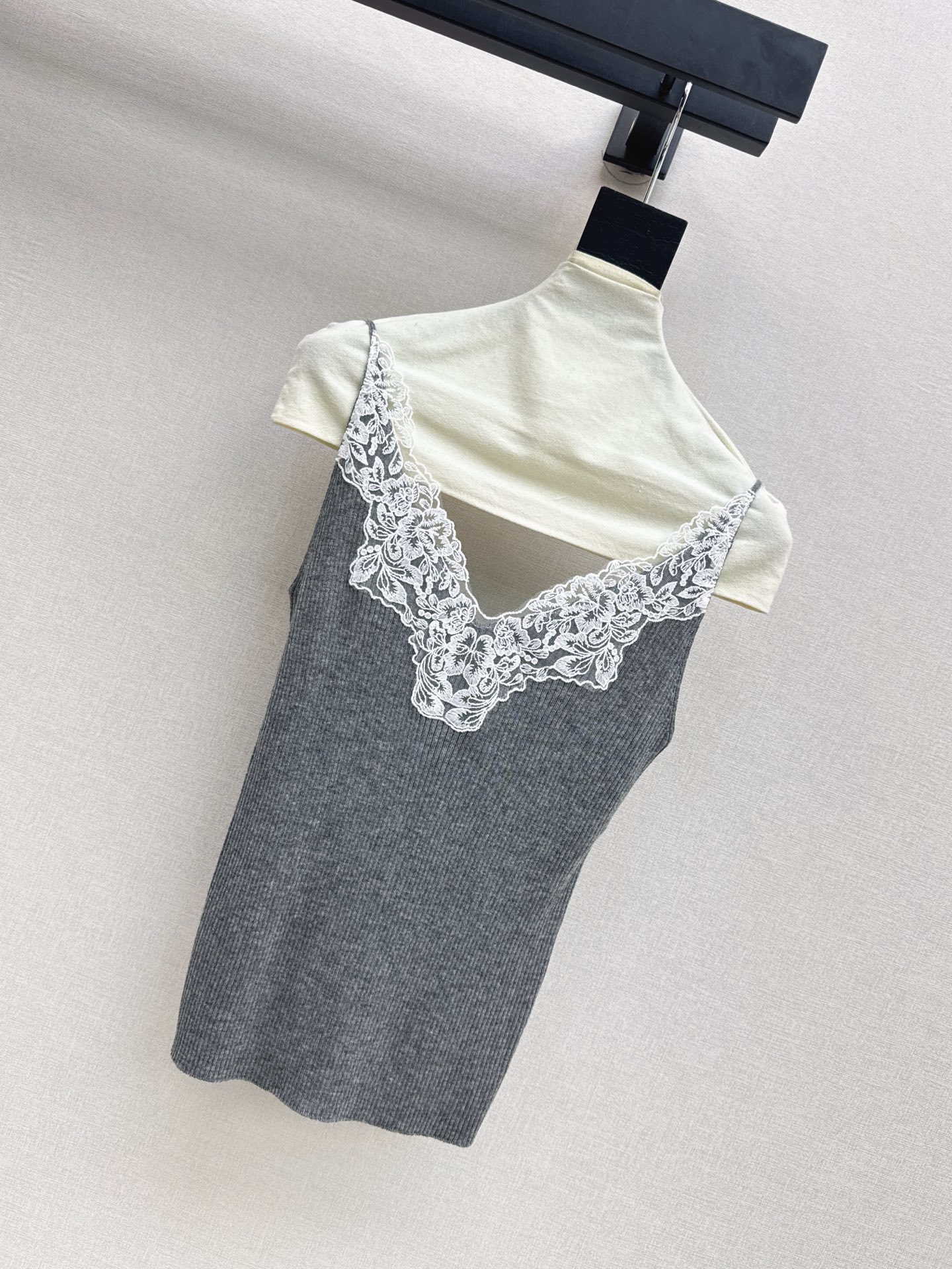 Sain 26fw lace camisole