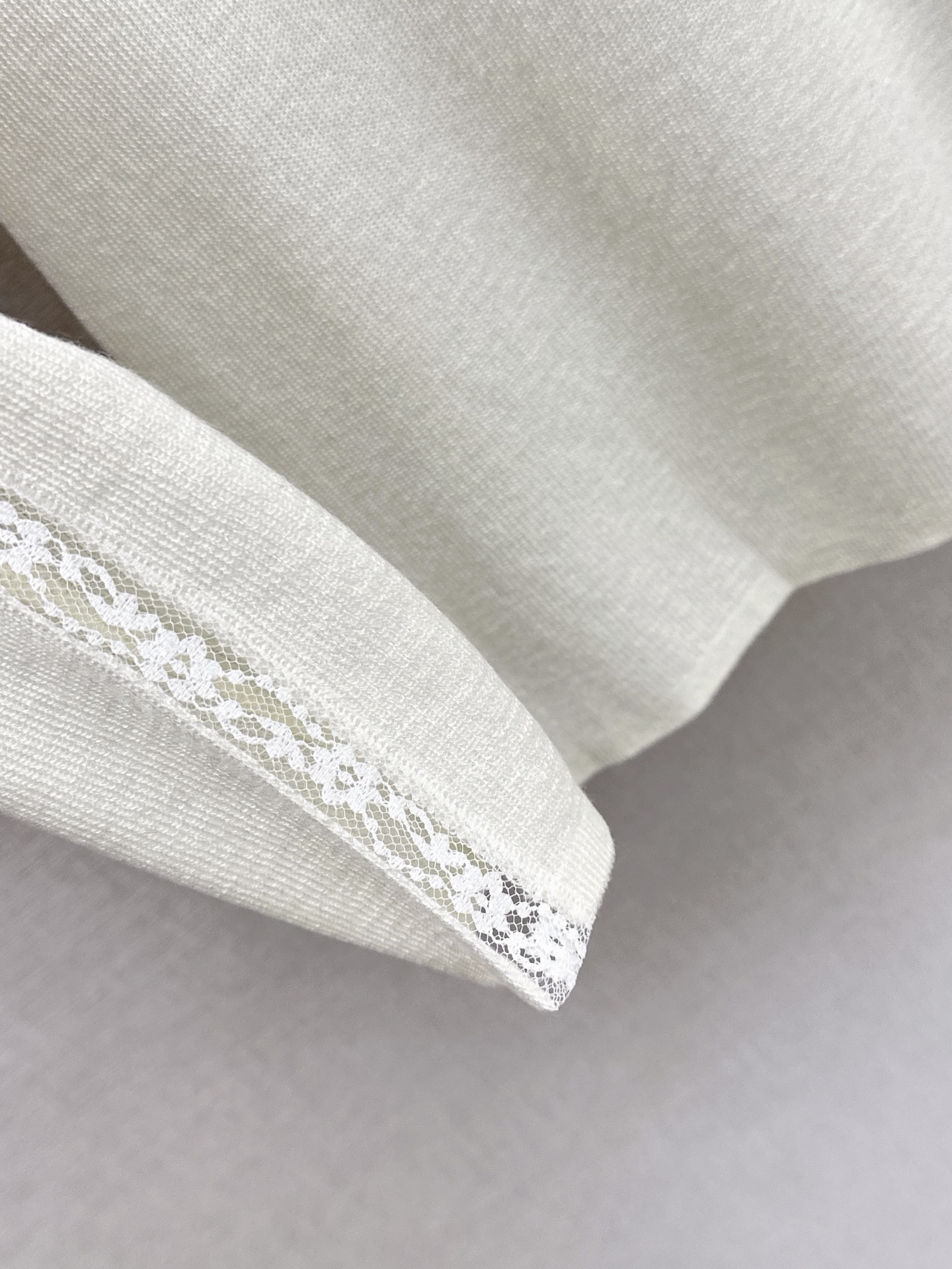 ES 26fw lace embroidery knit basic tee